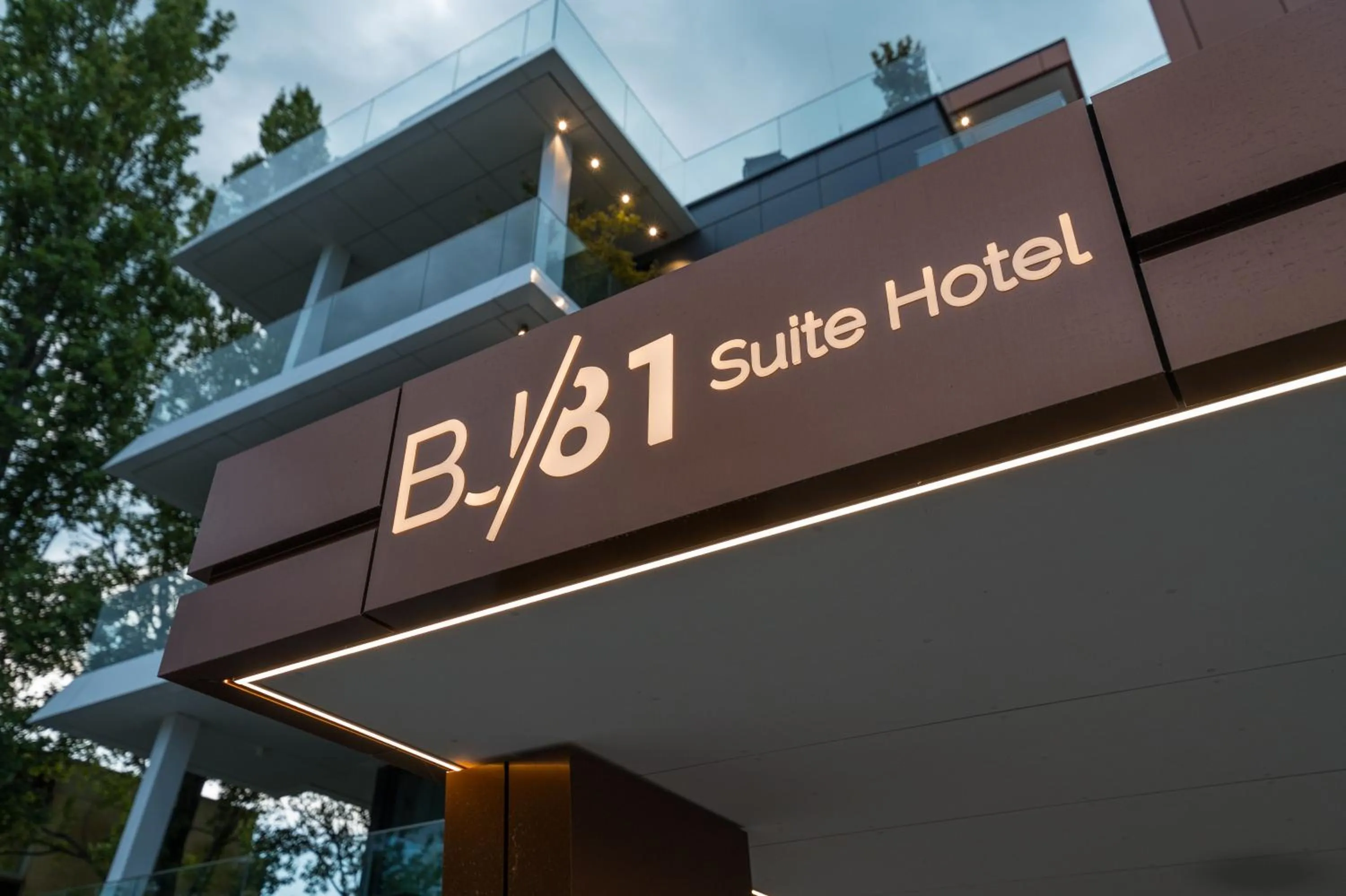 Property building in BJ81 Suite Hotel