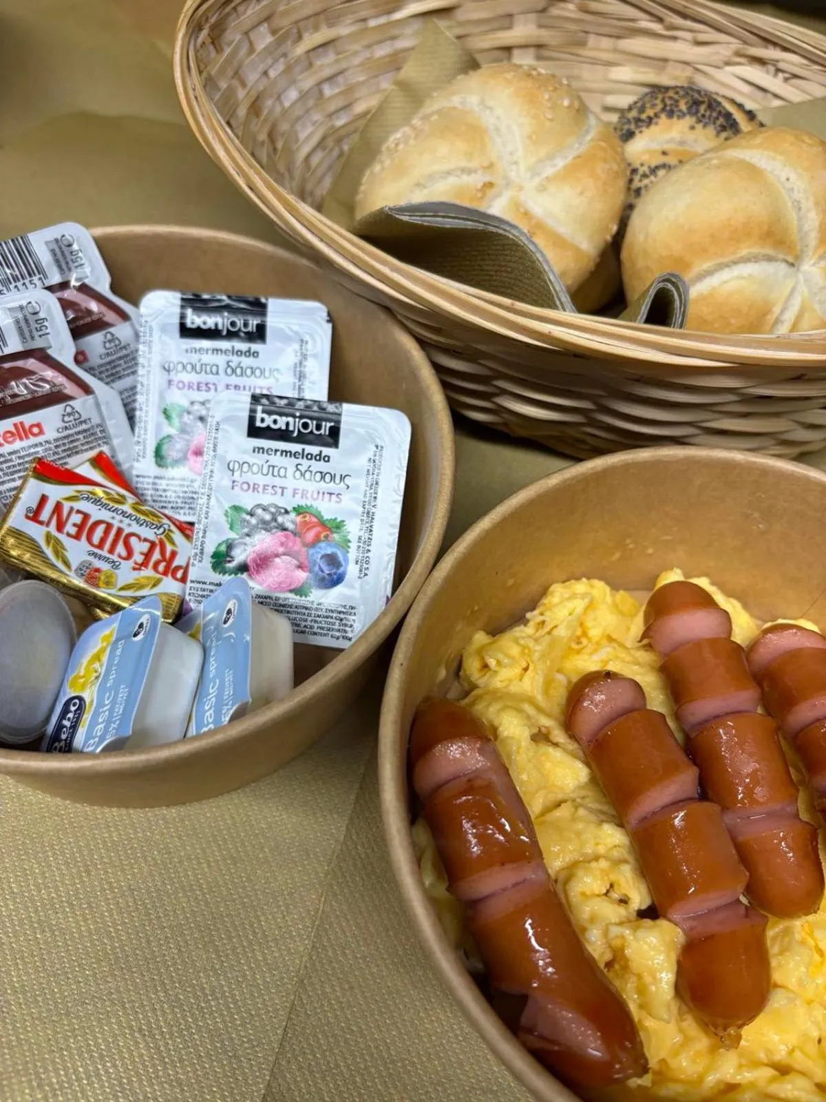 Breakfast in BJ81 Suite Hotel