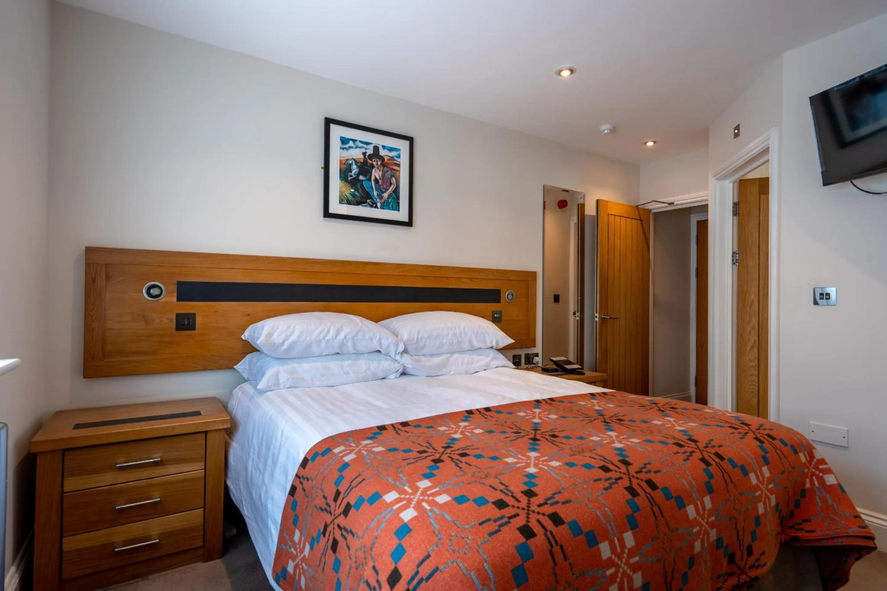 Double Room with Private Bathroom in Gwesty Cymru