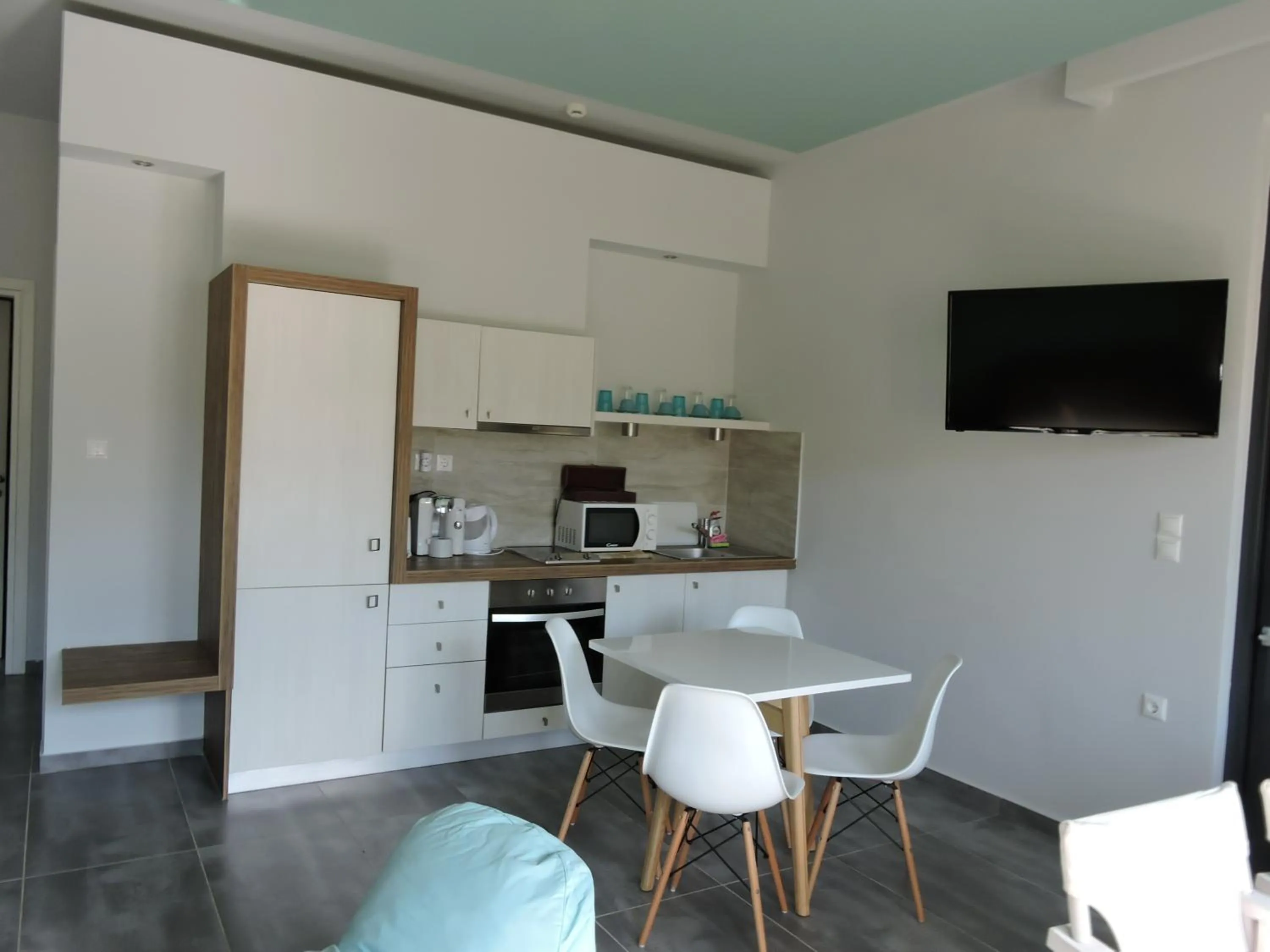 Dining area in Alissachni Luxury Apartments