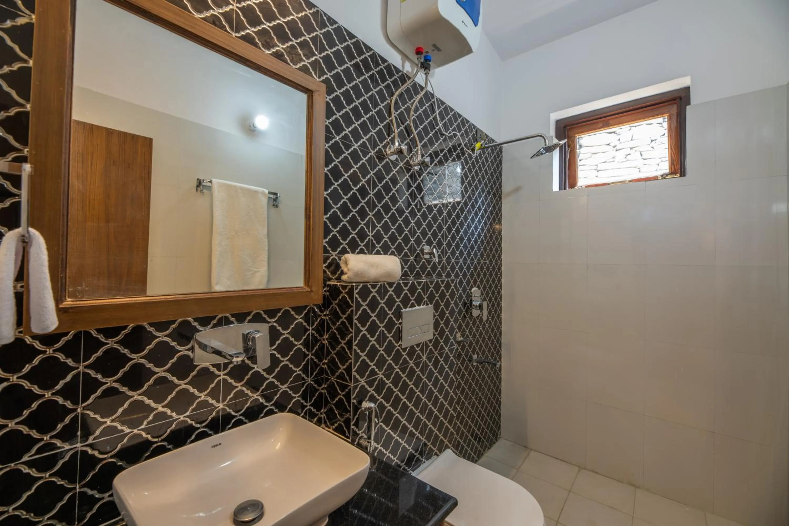 Rudraa resort and restaurant