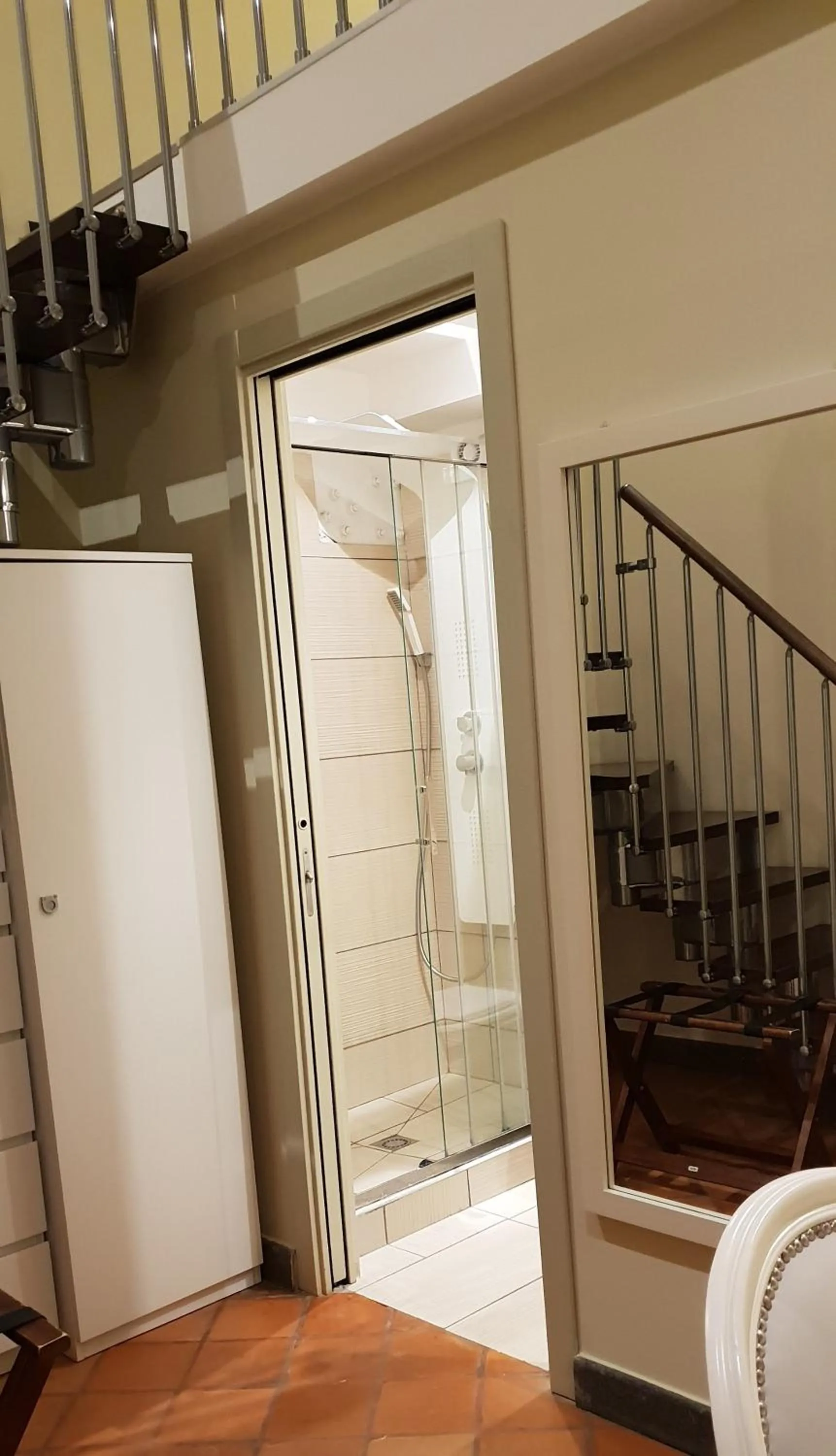 Shower in Art & Jazz Hotel