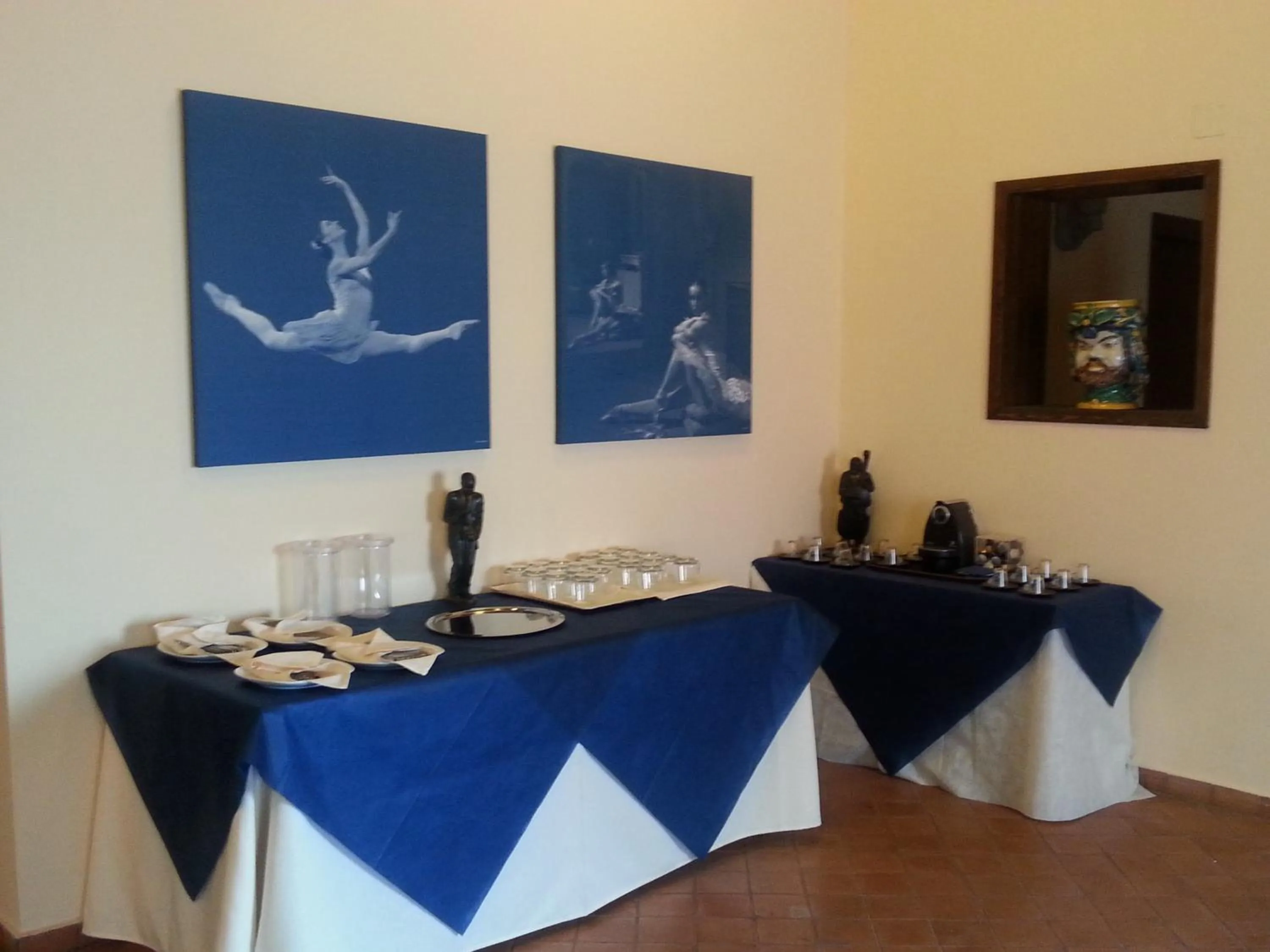 Food in Art & Jazz Hotel