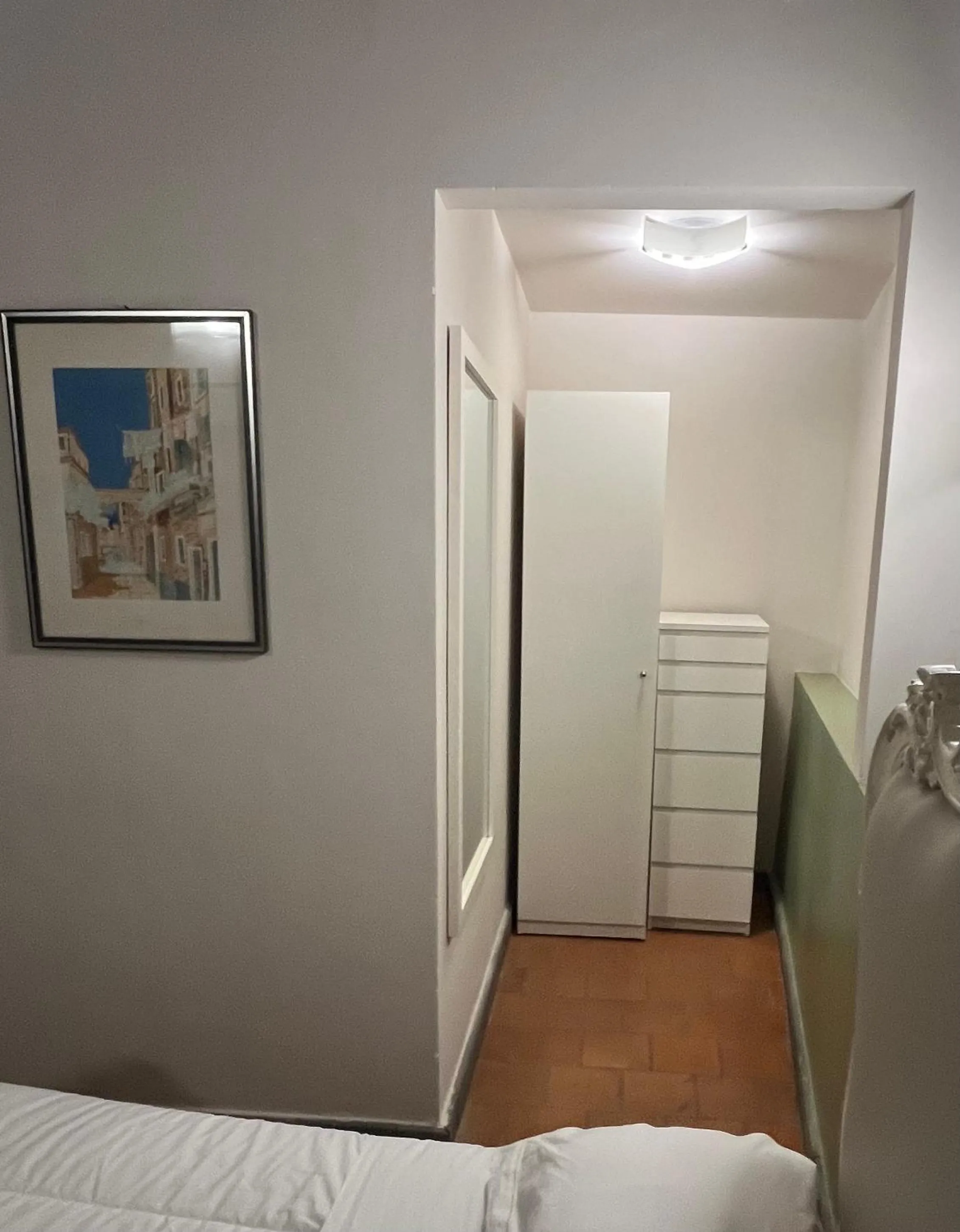 wardrobe, Bed in Art & Jazz Hotel