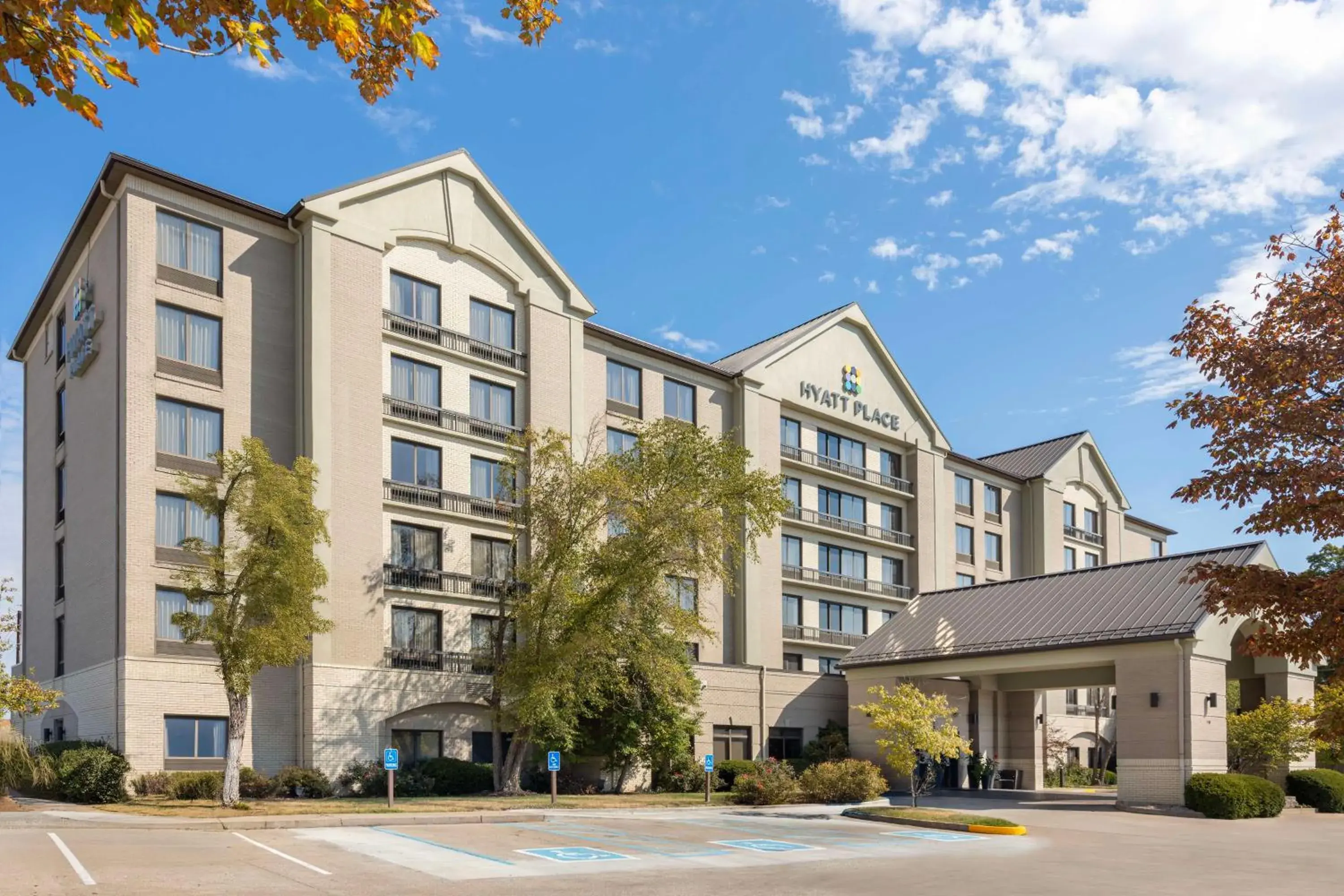 Property building in Hyatt Place Indianapolis Airport Property building in Hyatt Place Indianapolis Airport