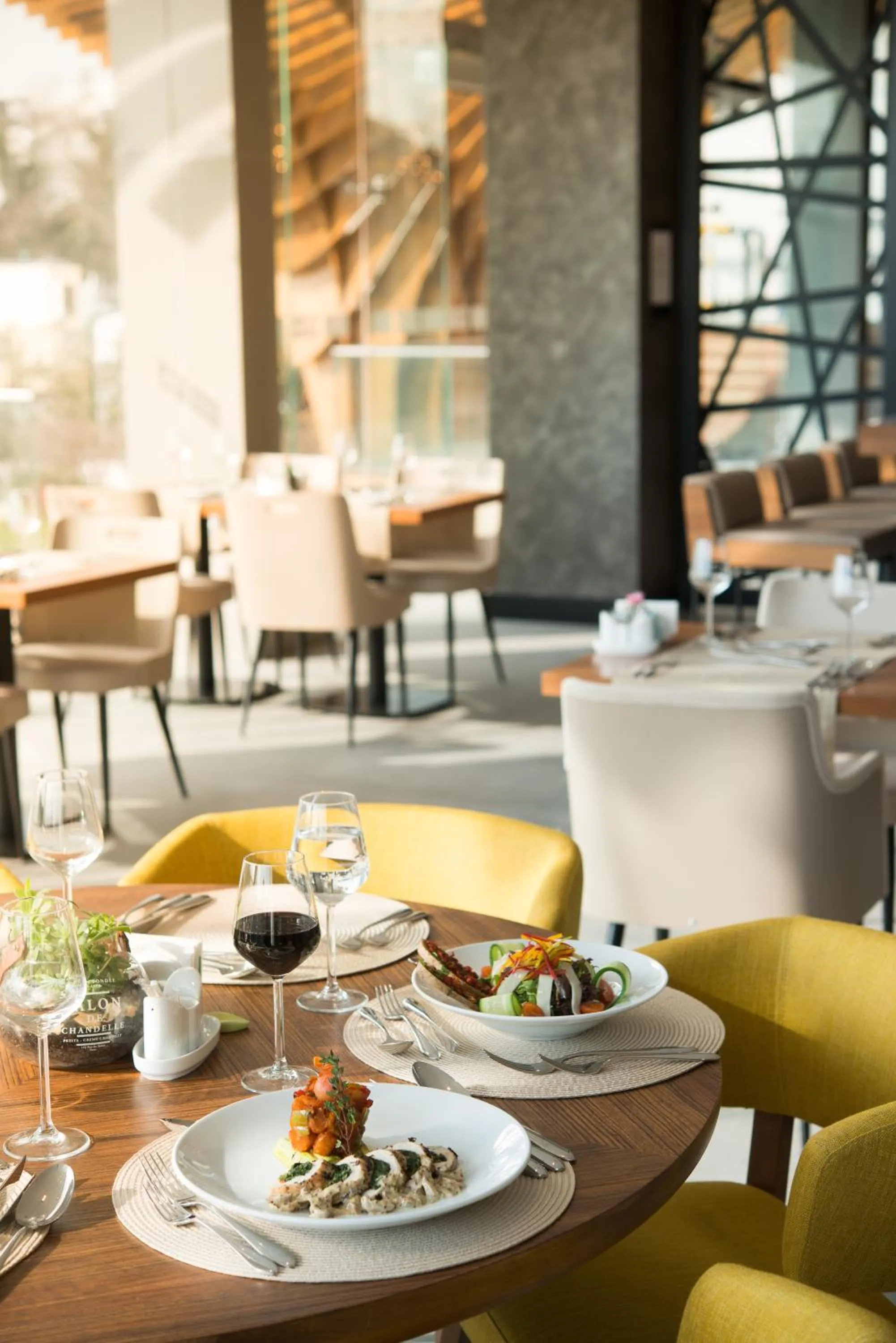 Restaurant/places to eat in Liv City Hotels