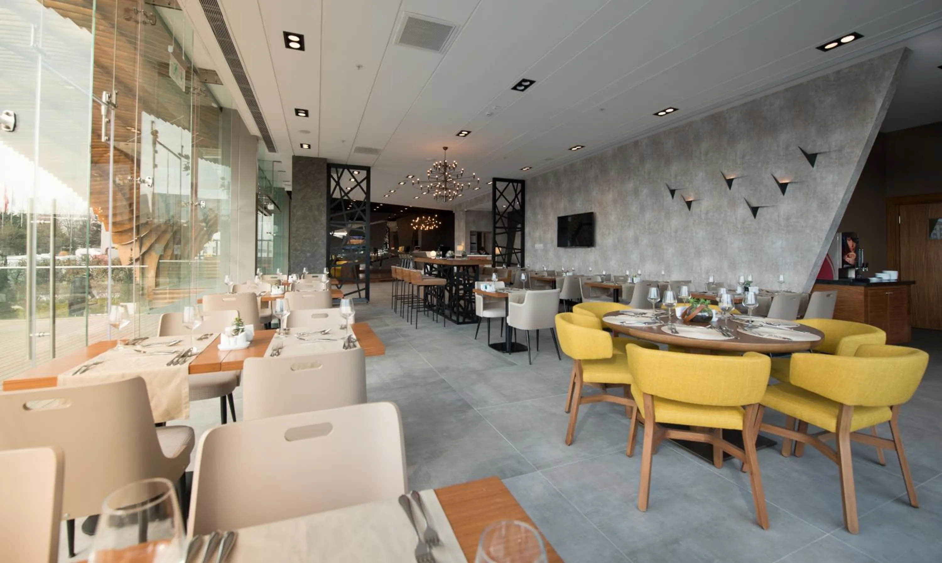 Restaurant/places to eat in Liv City Hotels