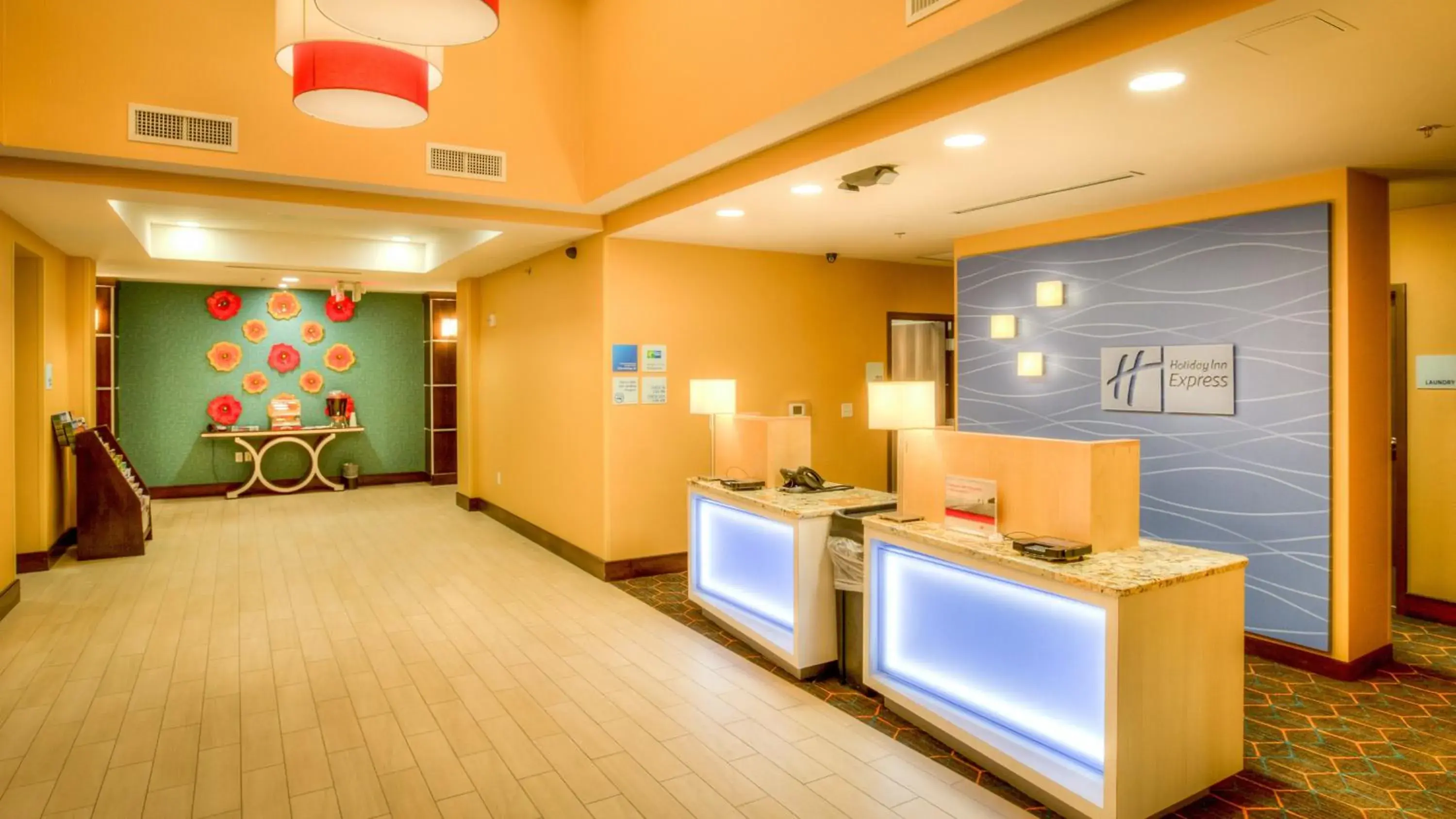 Property building in Holiday Inn Express Wichita South by IHG Property building in Holiday Inn Express Wichita South by IHG