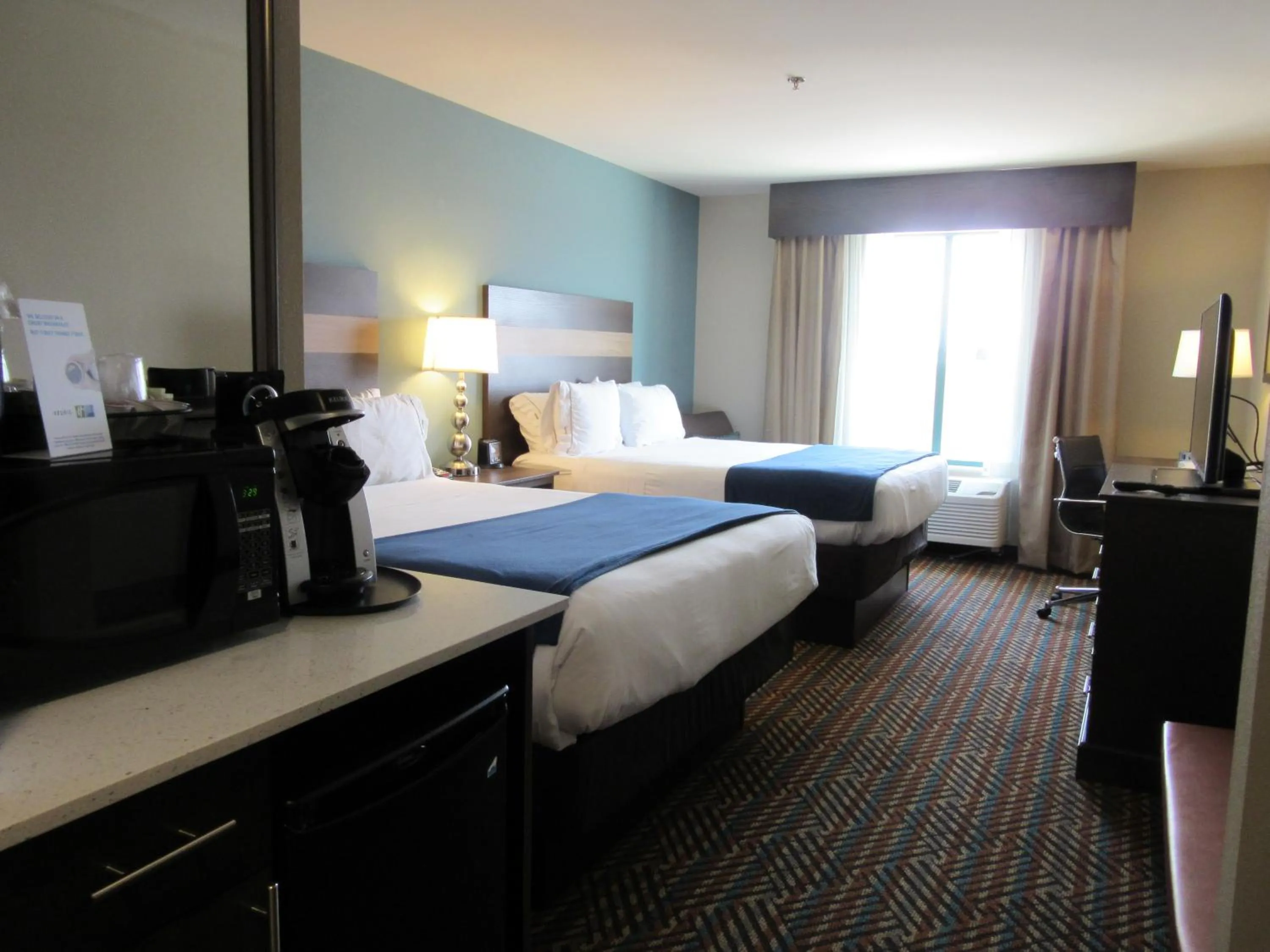 Bed in Holiday Inn Express Wichita South by IHG
