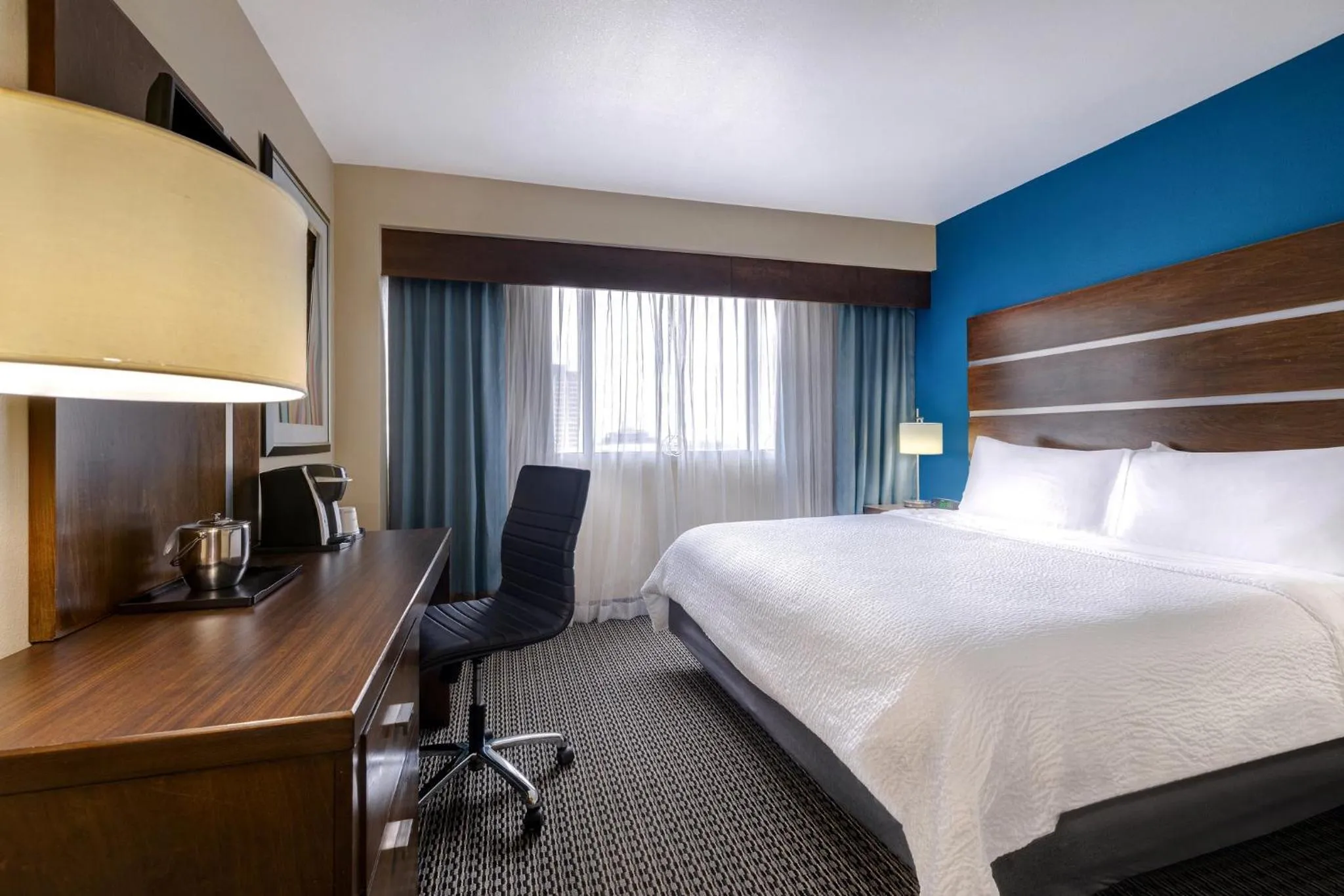 Photo of the whole room, Bed in Holiday Inn Houston Downtown by IHG