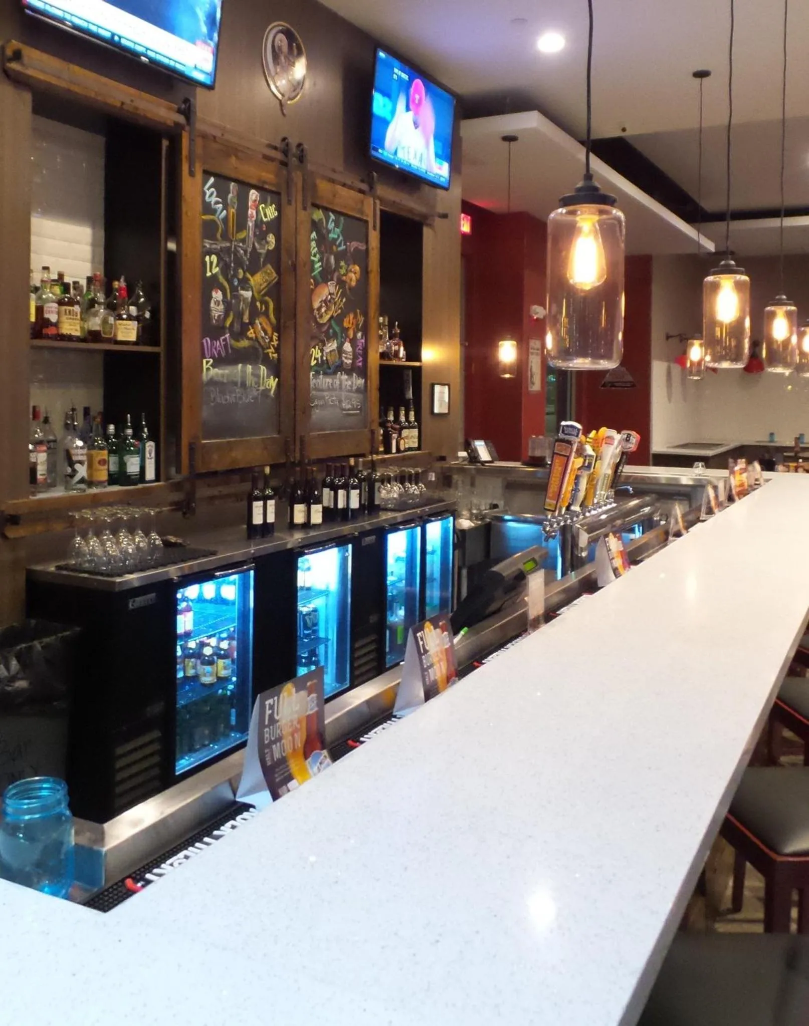 Lounge or bar in Holiday Inn Houston Downtown by IHG