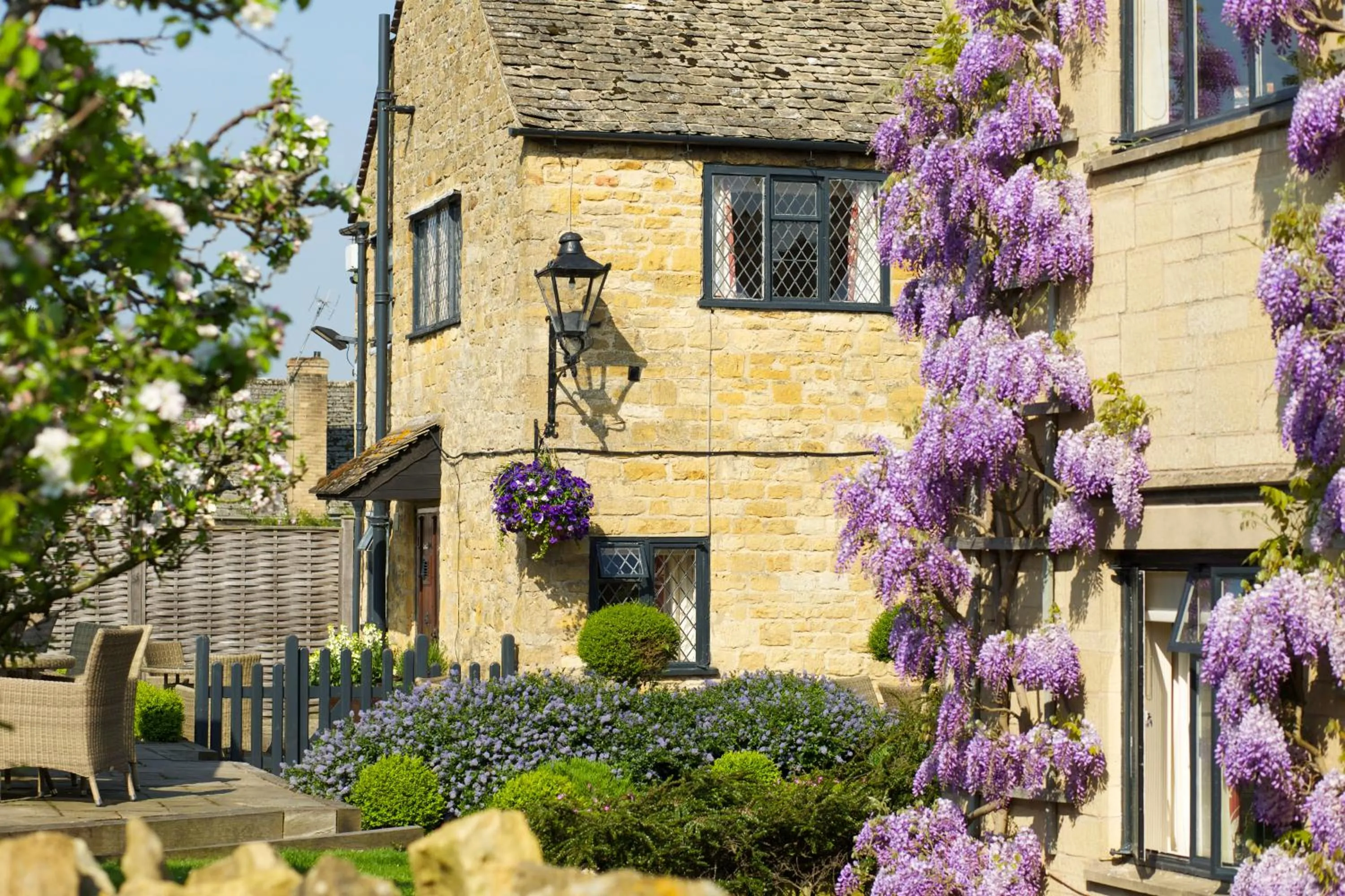 Garden in The Broadway Hotel