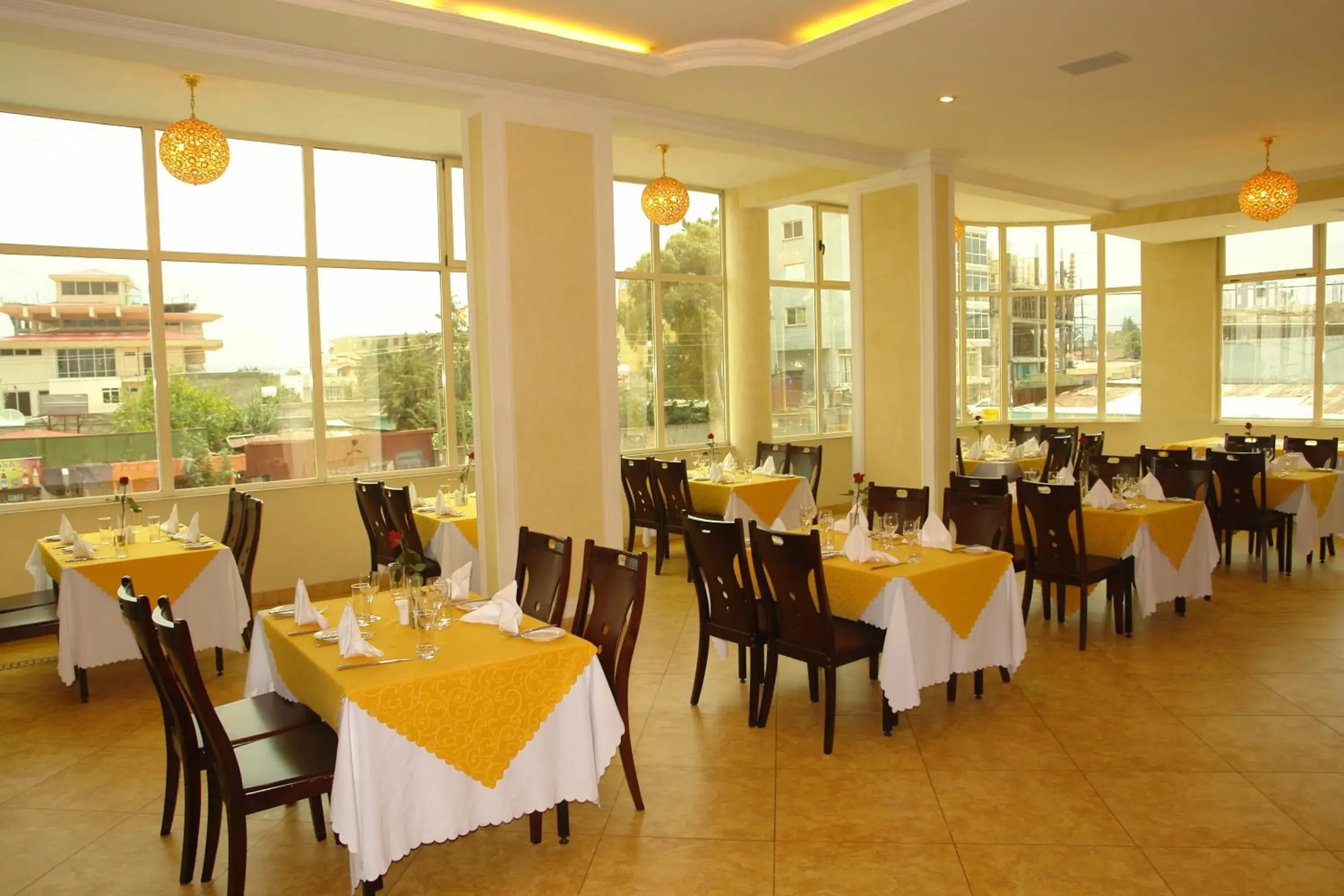 Restaurant/places to eat in Dreamliner Hotel Restaurant/places to eat in Dreamliner Hotel