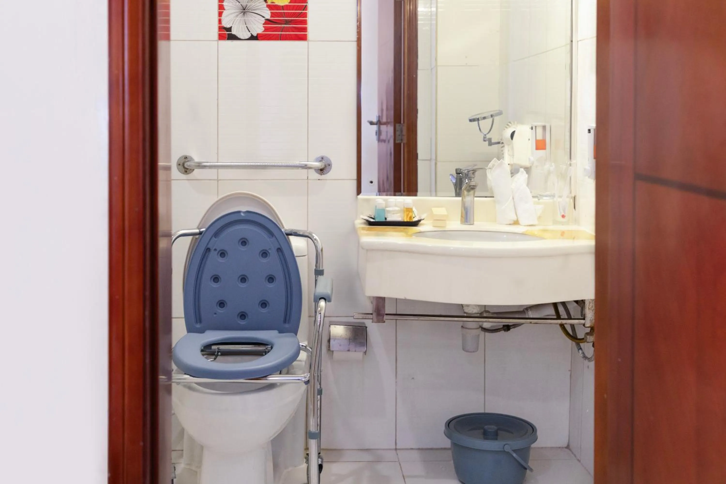 Toilet in Dreamliner Hotel