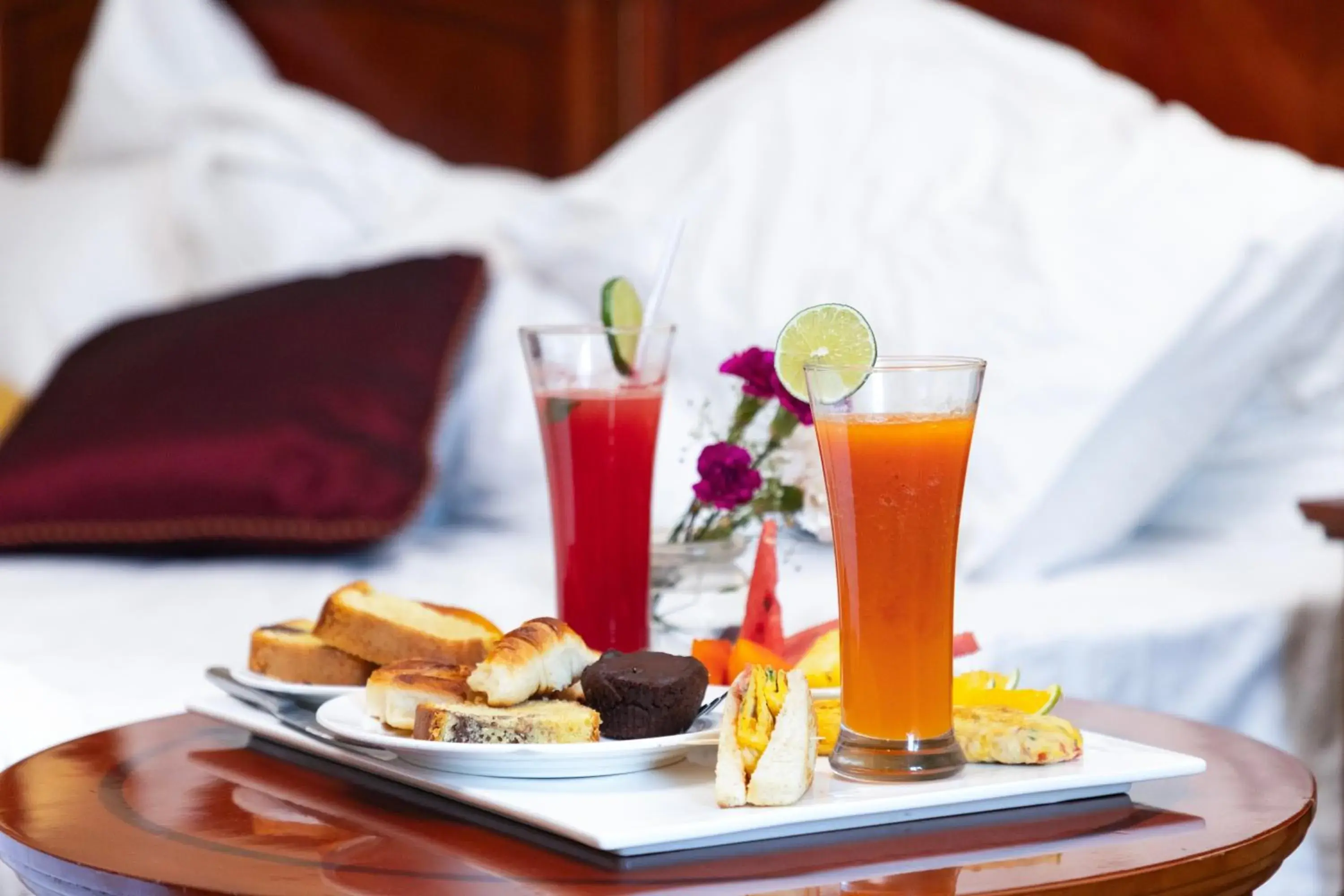 Breakfast, Bed in Dreamliner Hotel Breakfast, Bed in Dreamliner Hotel