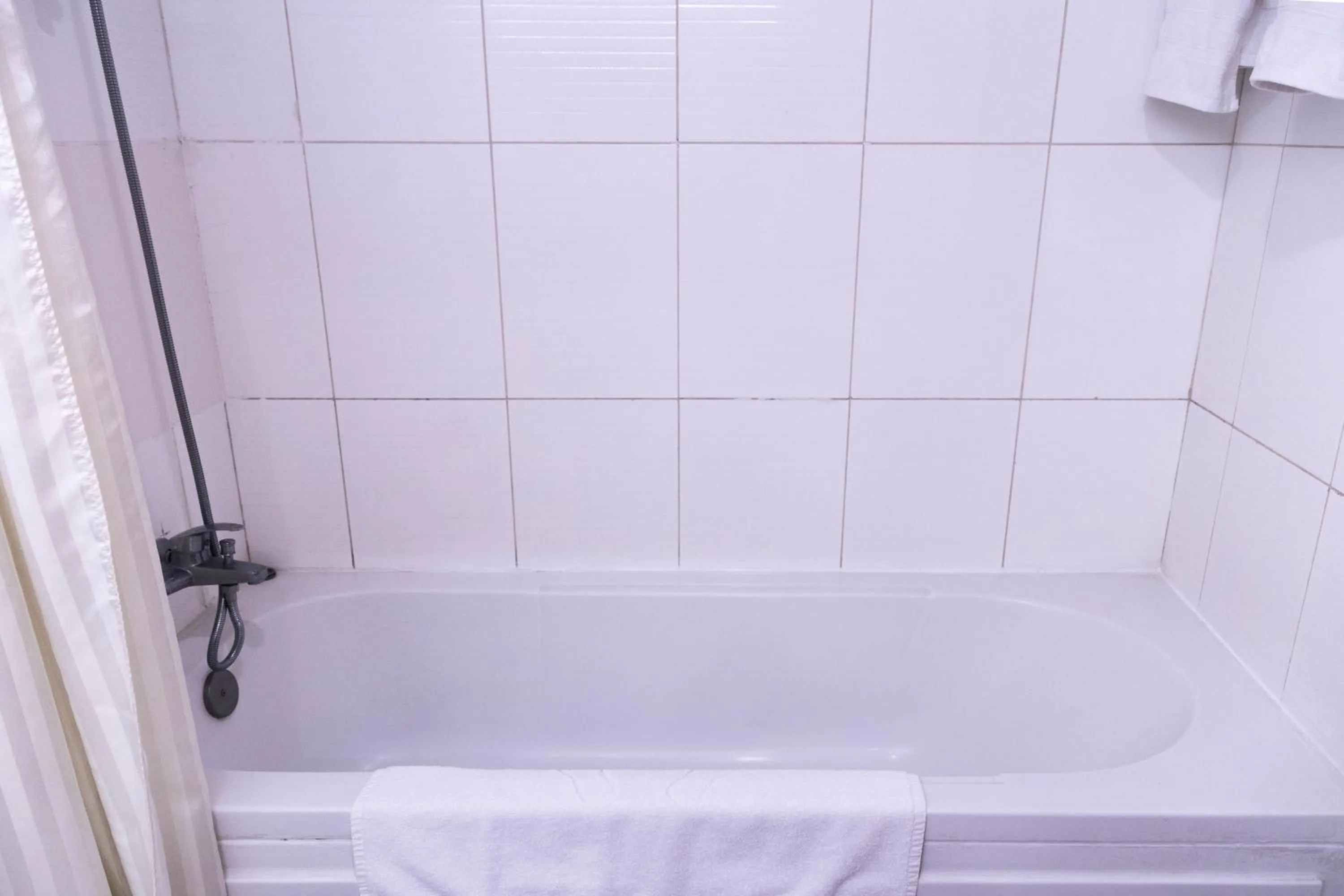 Shower in Dreamliner Hotel