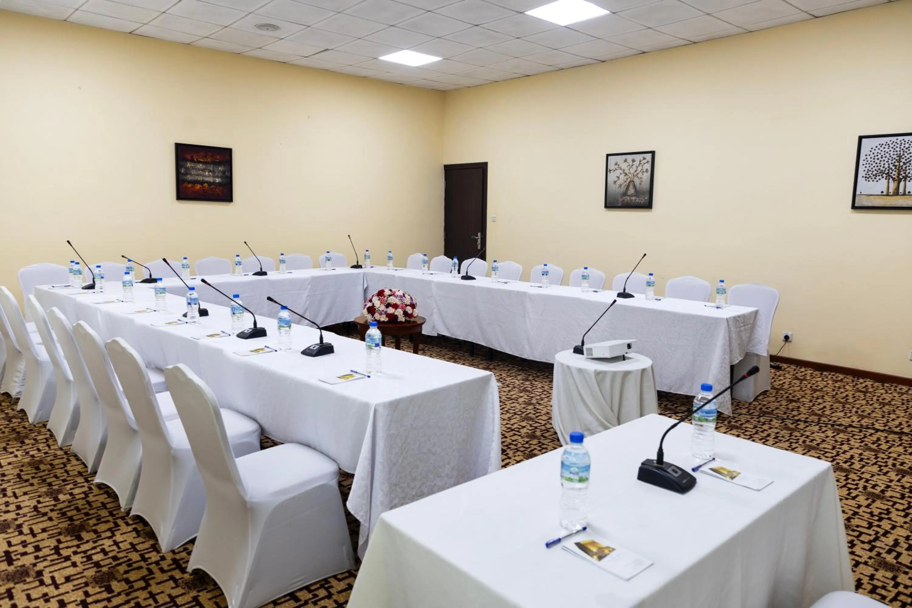 Seating area in Dreamliner Hotel