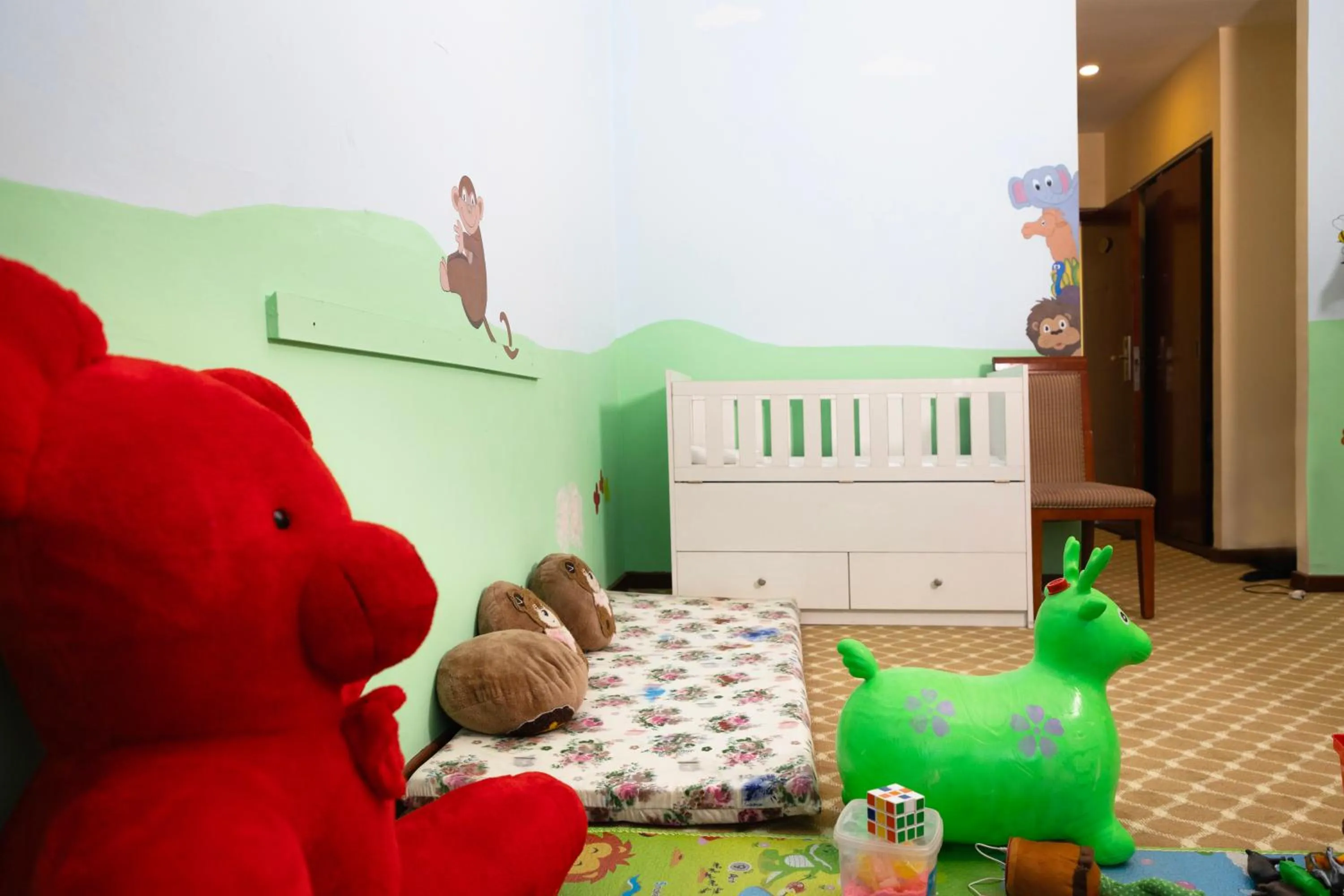 Children play ground, Bed in Dreamliner Hotel