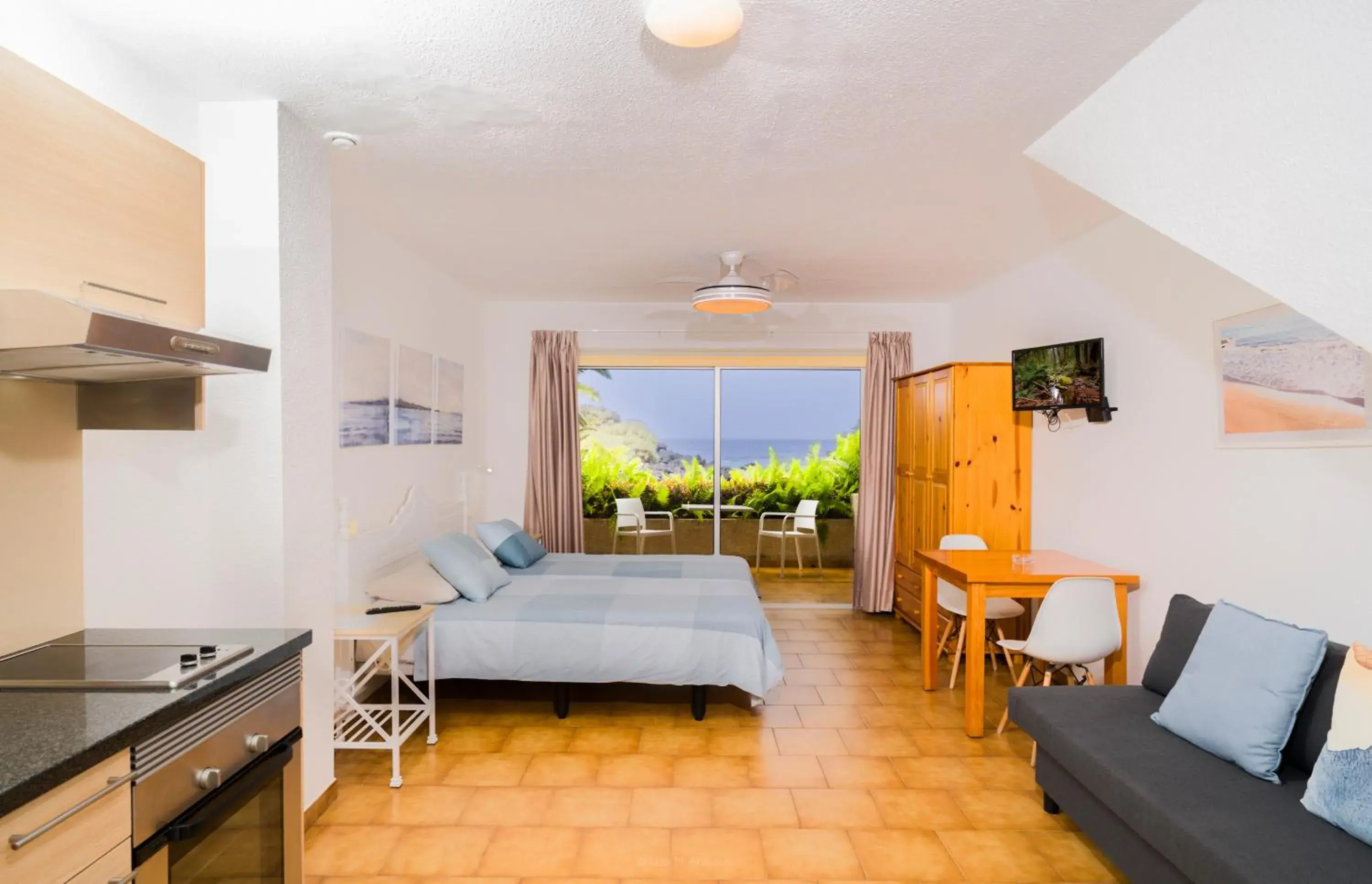 Studio Apartment with Sea View in Apartamentos Charco del Conde Studio Apartment with Sea View in Apartamentos Charco del Conde
