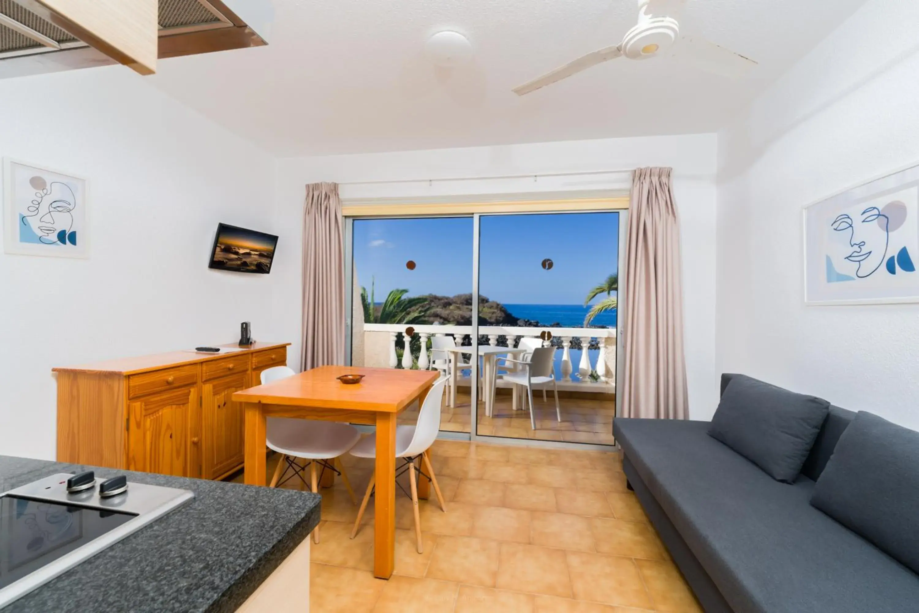 One-Bedroom Apartment with Sea View in Apartamentos Charco del Conde One-Bedroom Apartment with Sea View in Apartamentos Charco del Conde