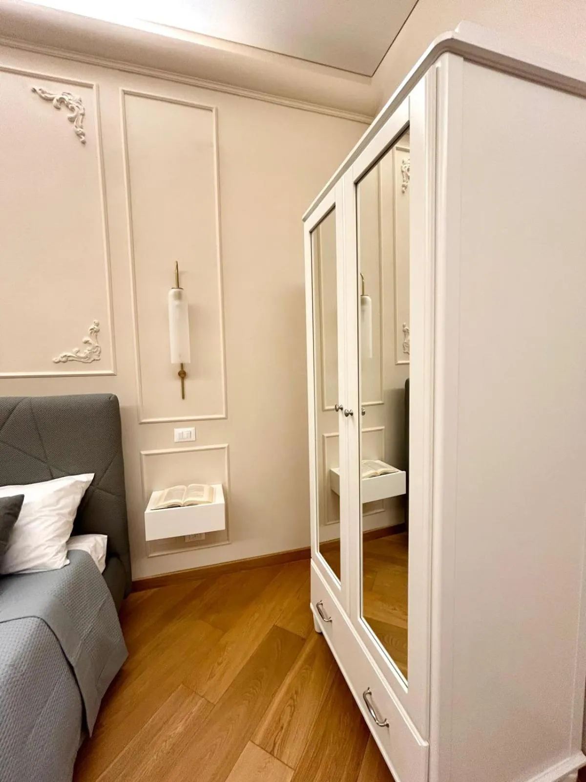wardrobe in Sea Pearl Luxury Rooms