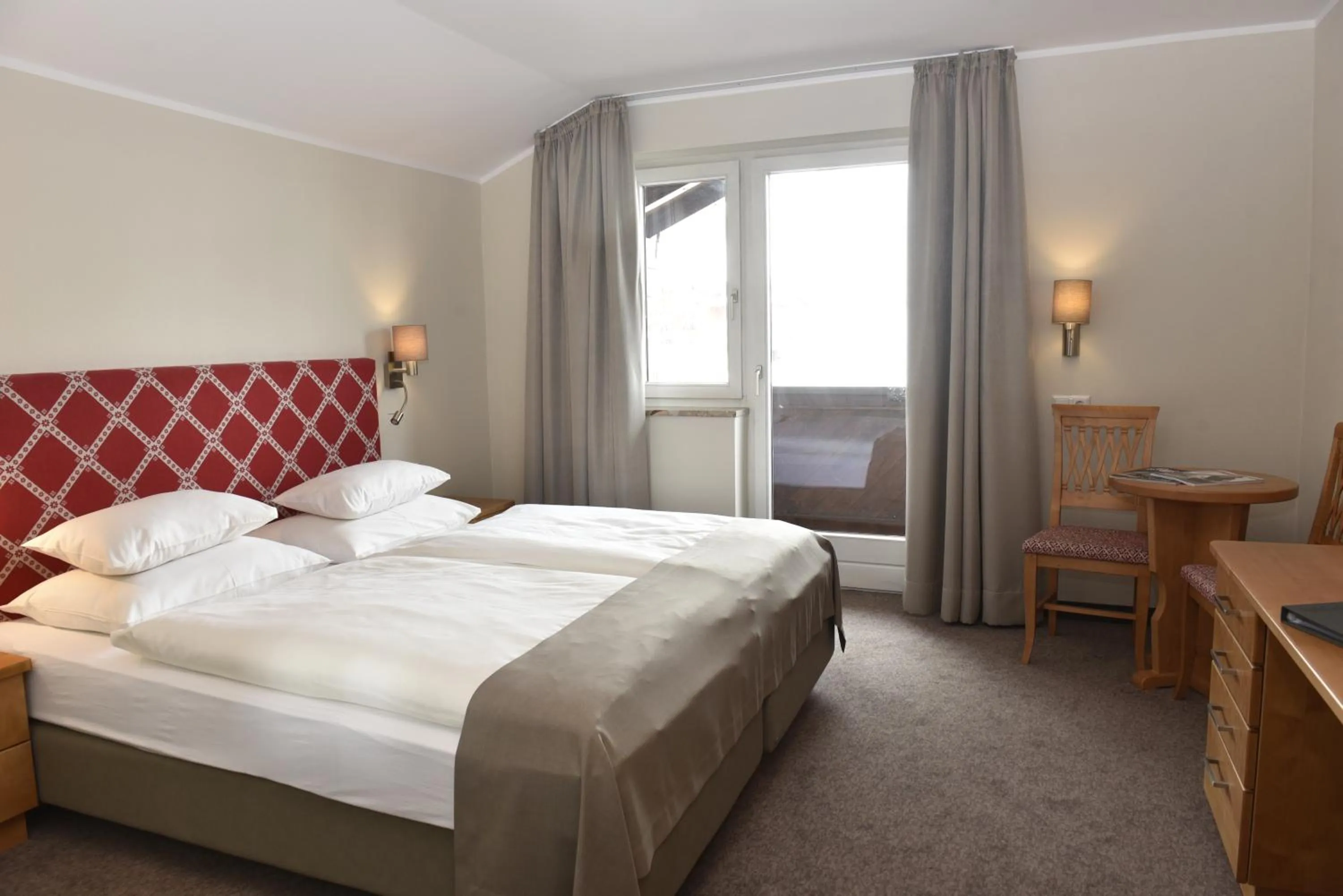 Photo of the whole room, Bed in Hotel-Skischule Krallinger