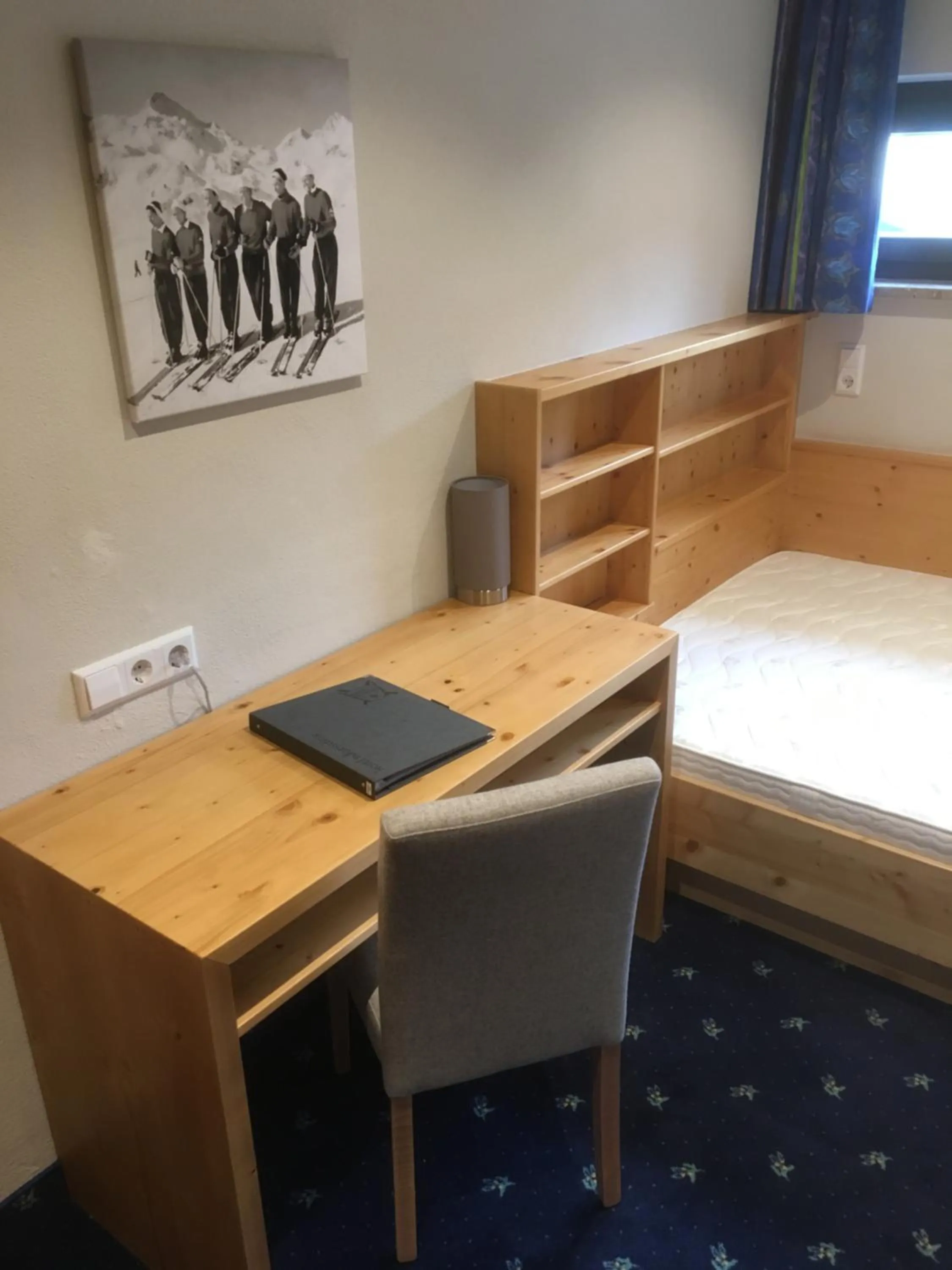 Photo of the whole room, Bed in Hotel-Skischule Krallinger