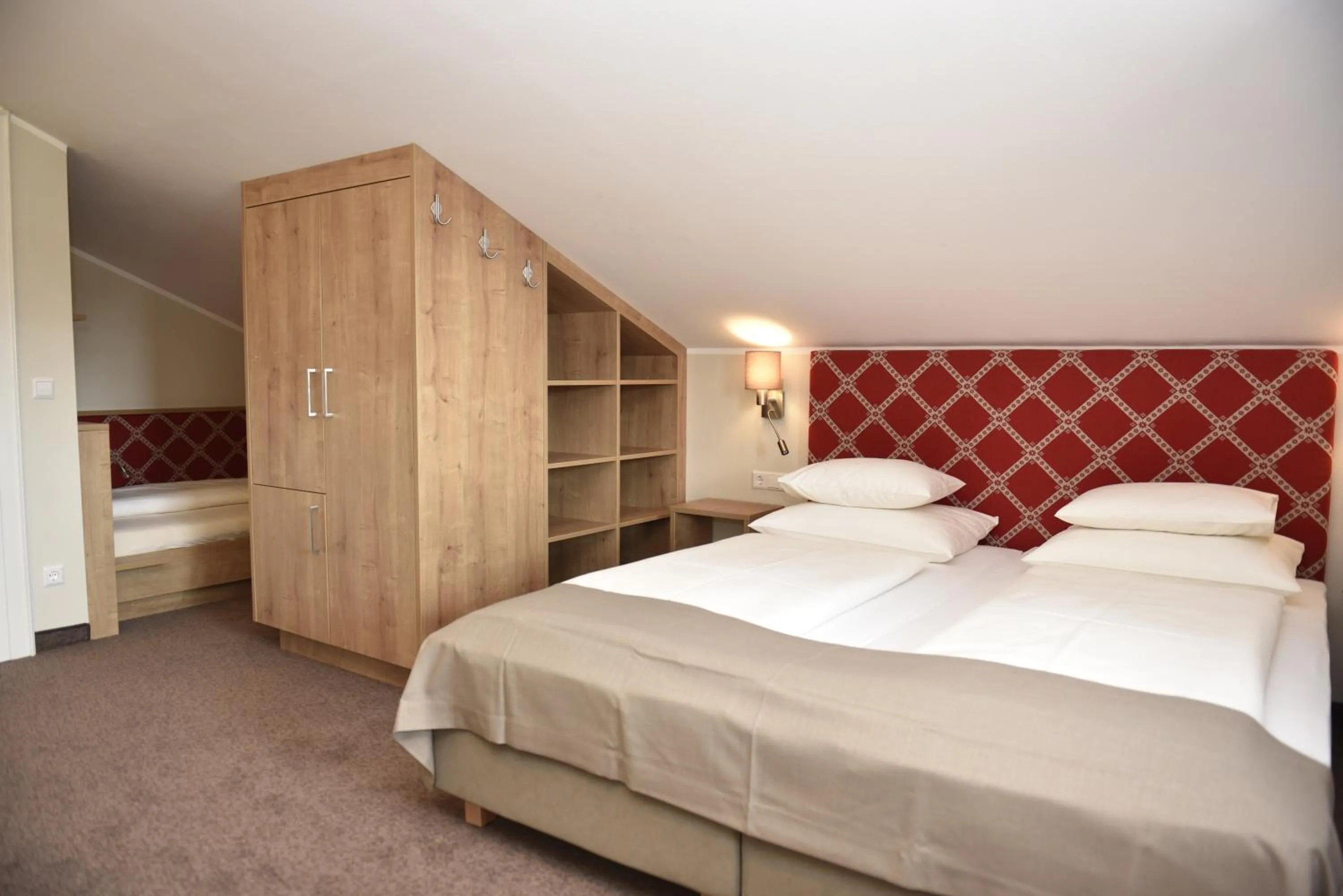 Photo of the whole room, Bed in Hotel-Skischule Krallinger