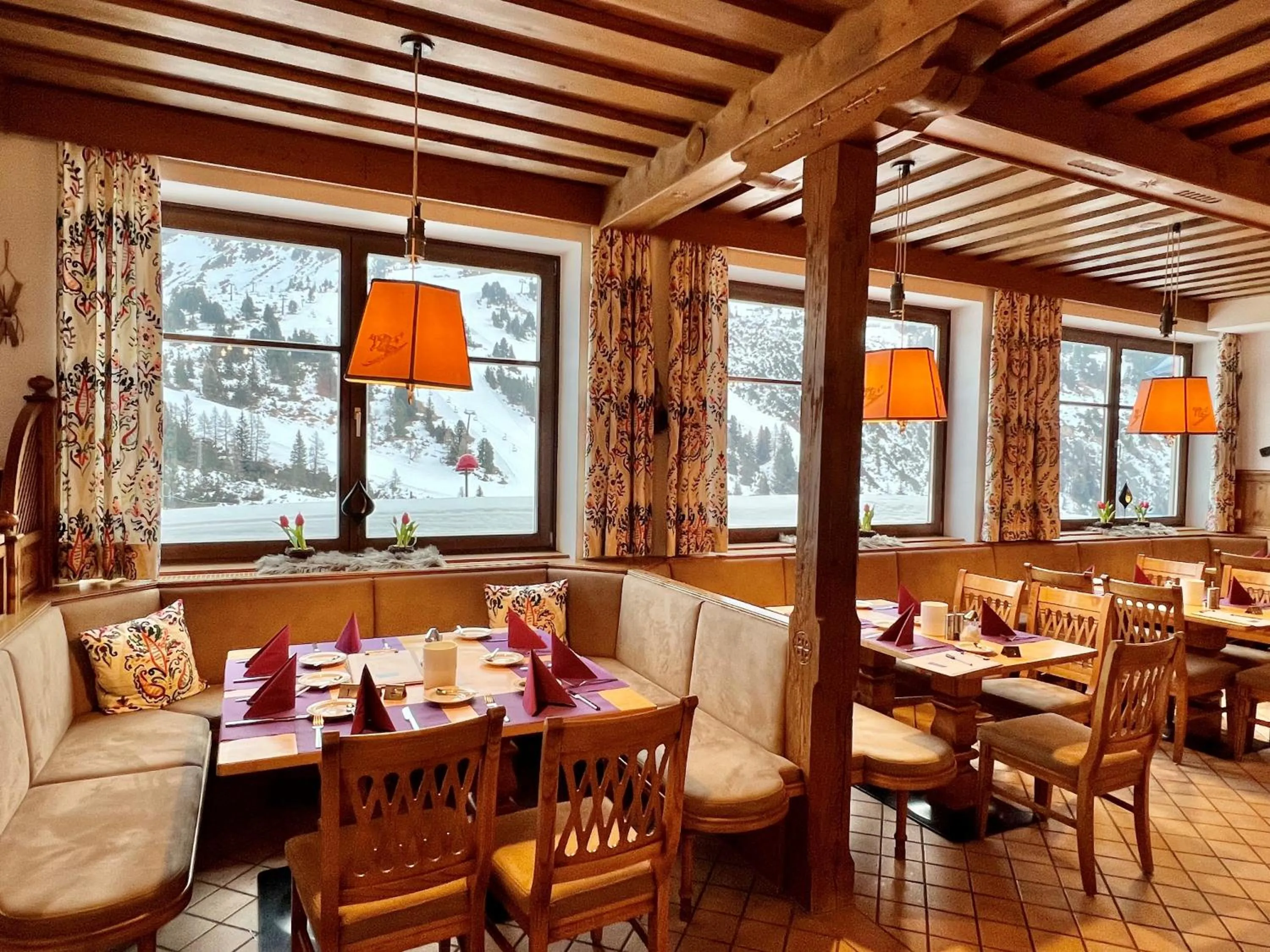 Breakfast in Andi's Skihotel