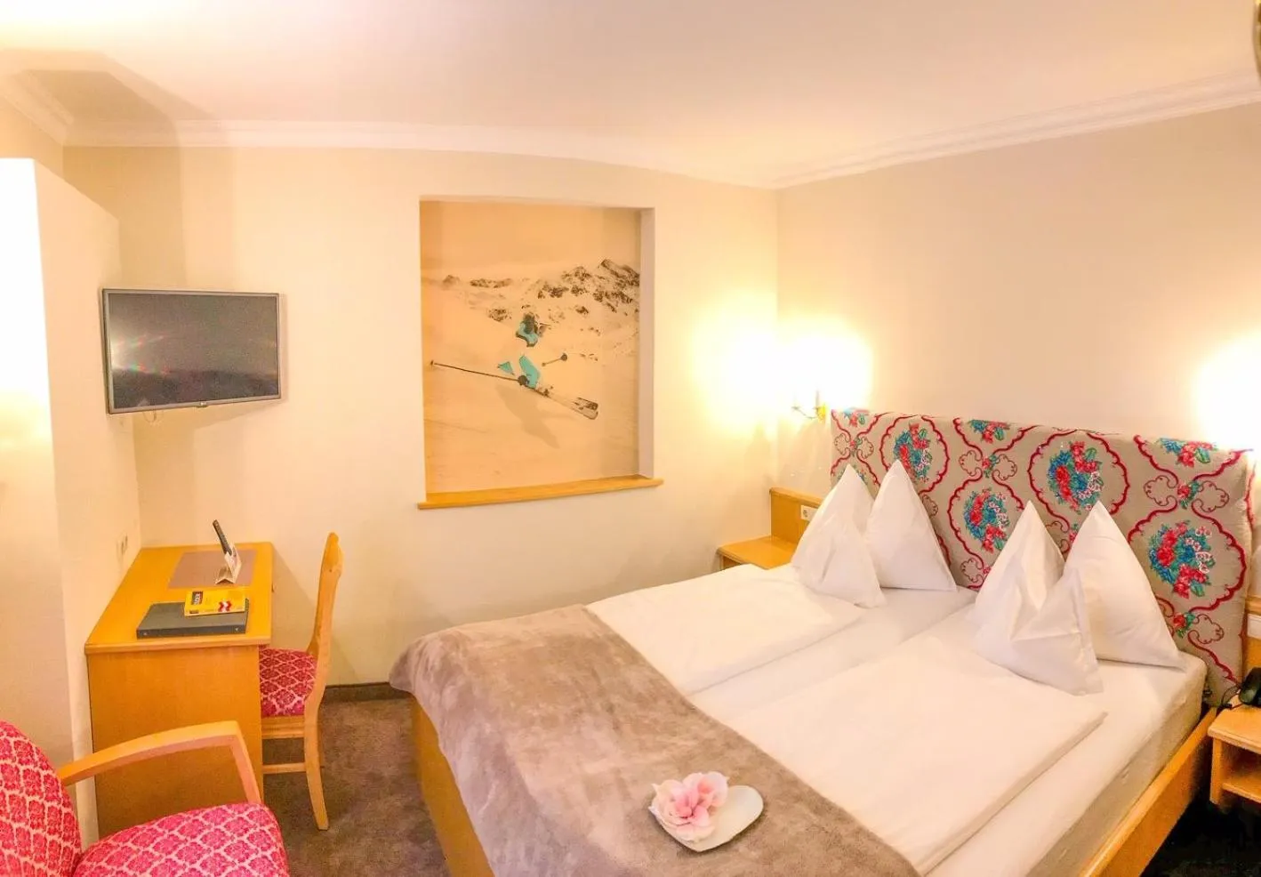 Bedroom, Bed in Andi's Skihotel