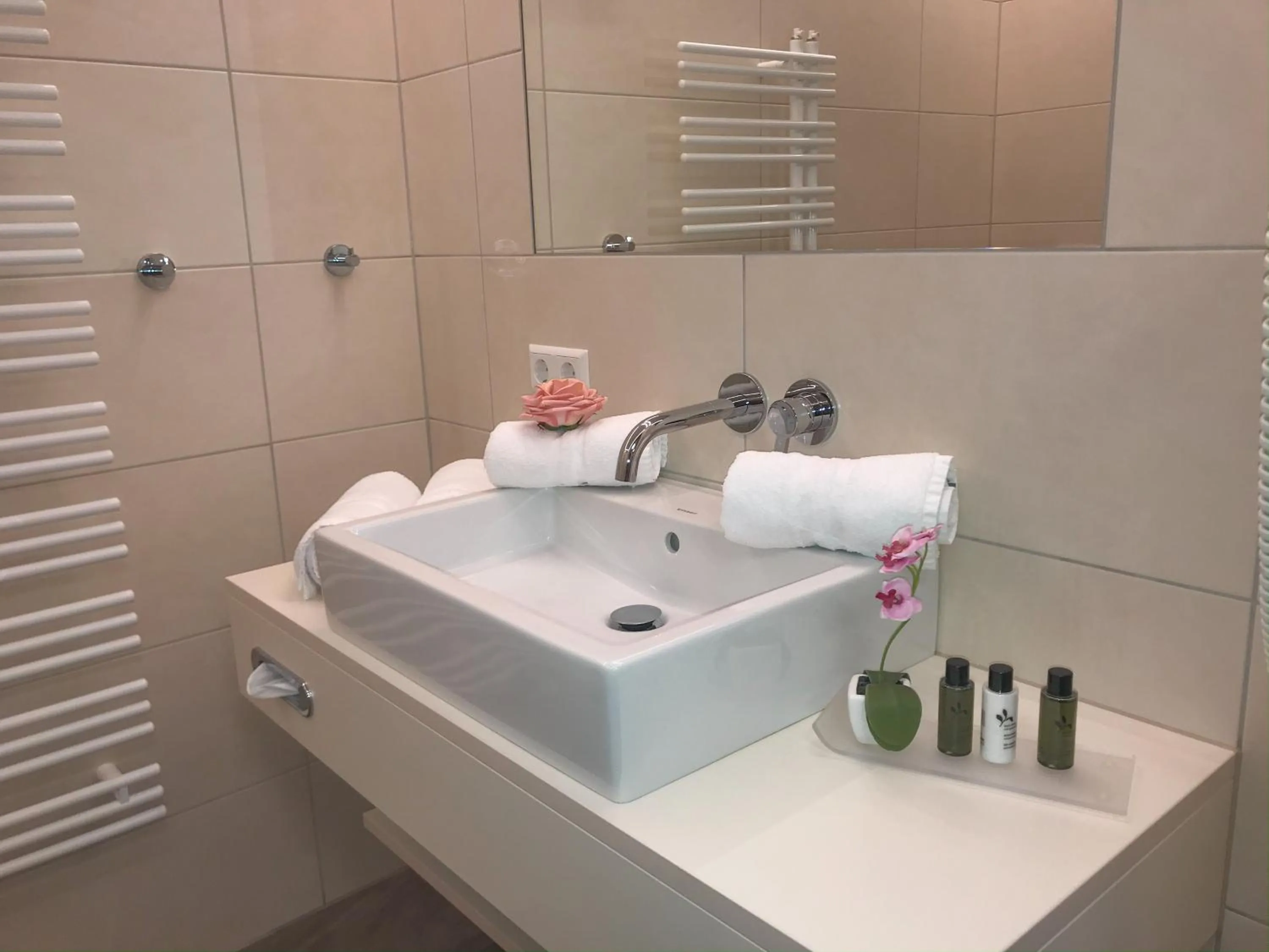 Bathroom in Andi's Skihotel