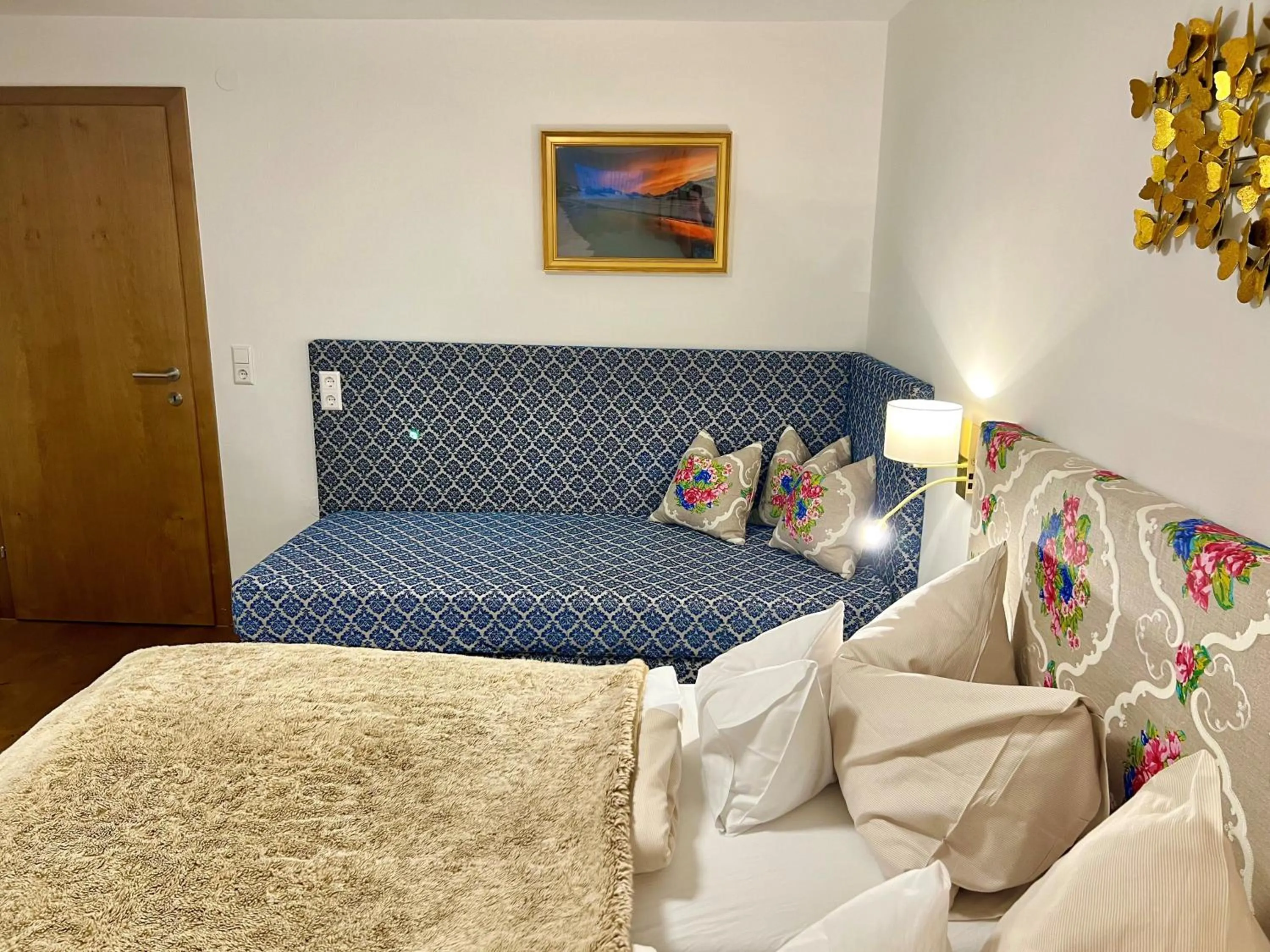 Bedroom, Bed in Andi's Skihotel