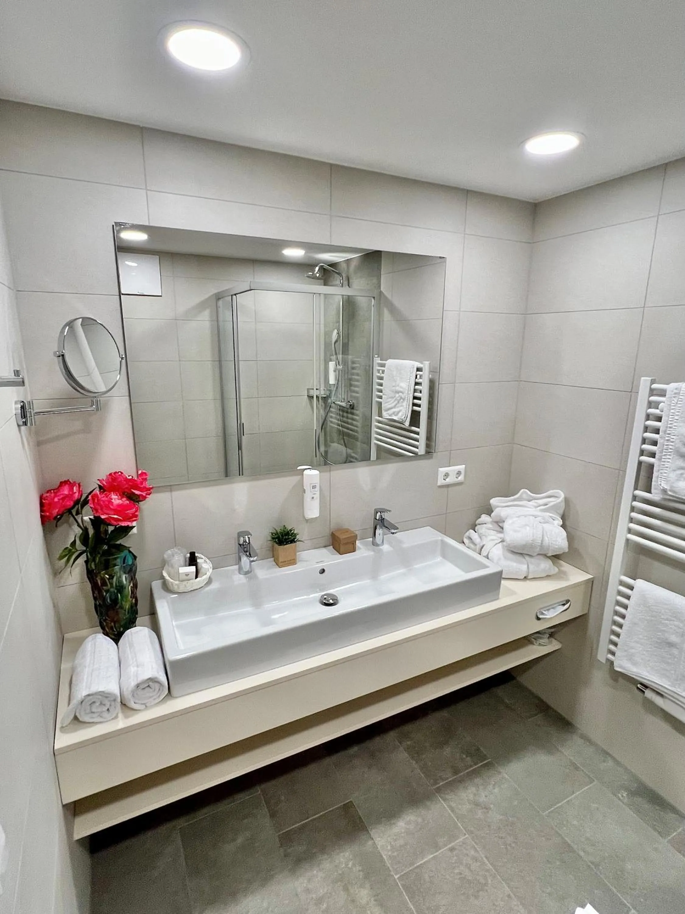 Bathroom in Andi's Skihotel