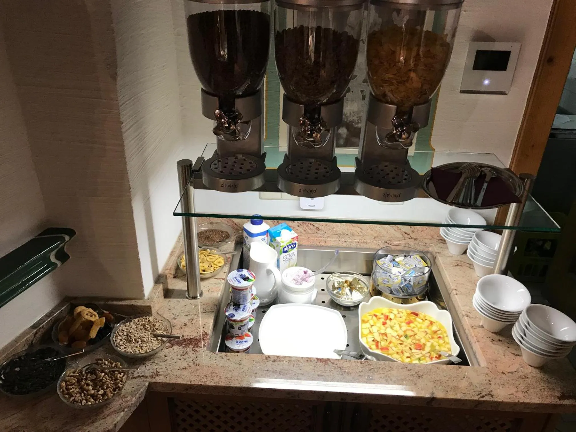 Breakfast in Andi's Skihotel