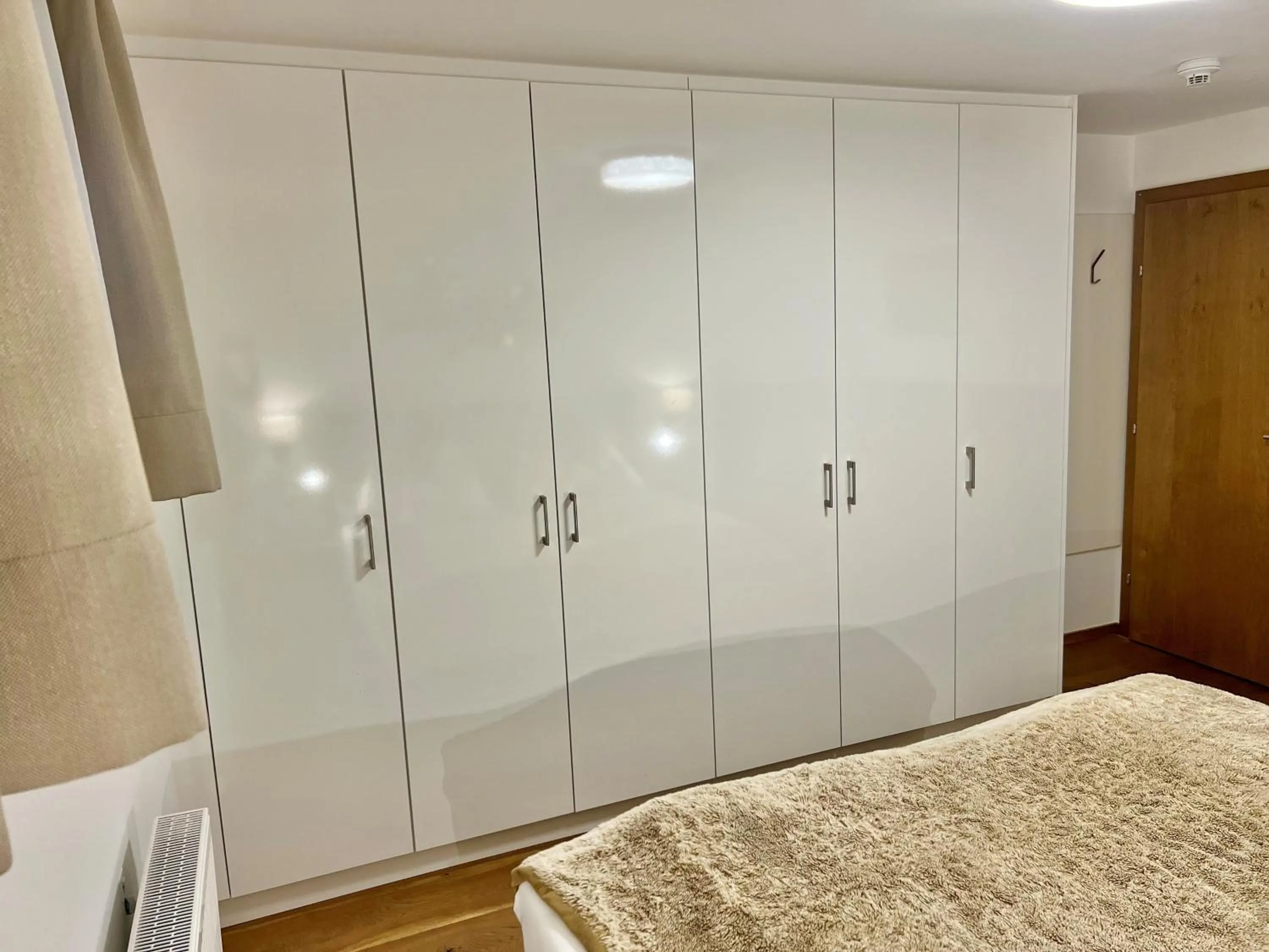 Bedroom, Bed in Andi's Skihotel