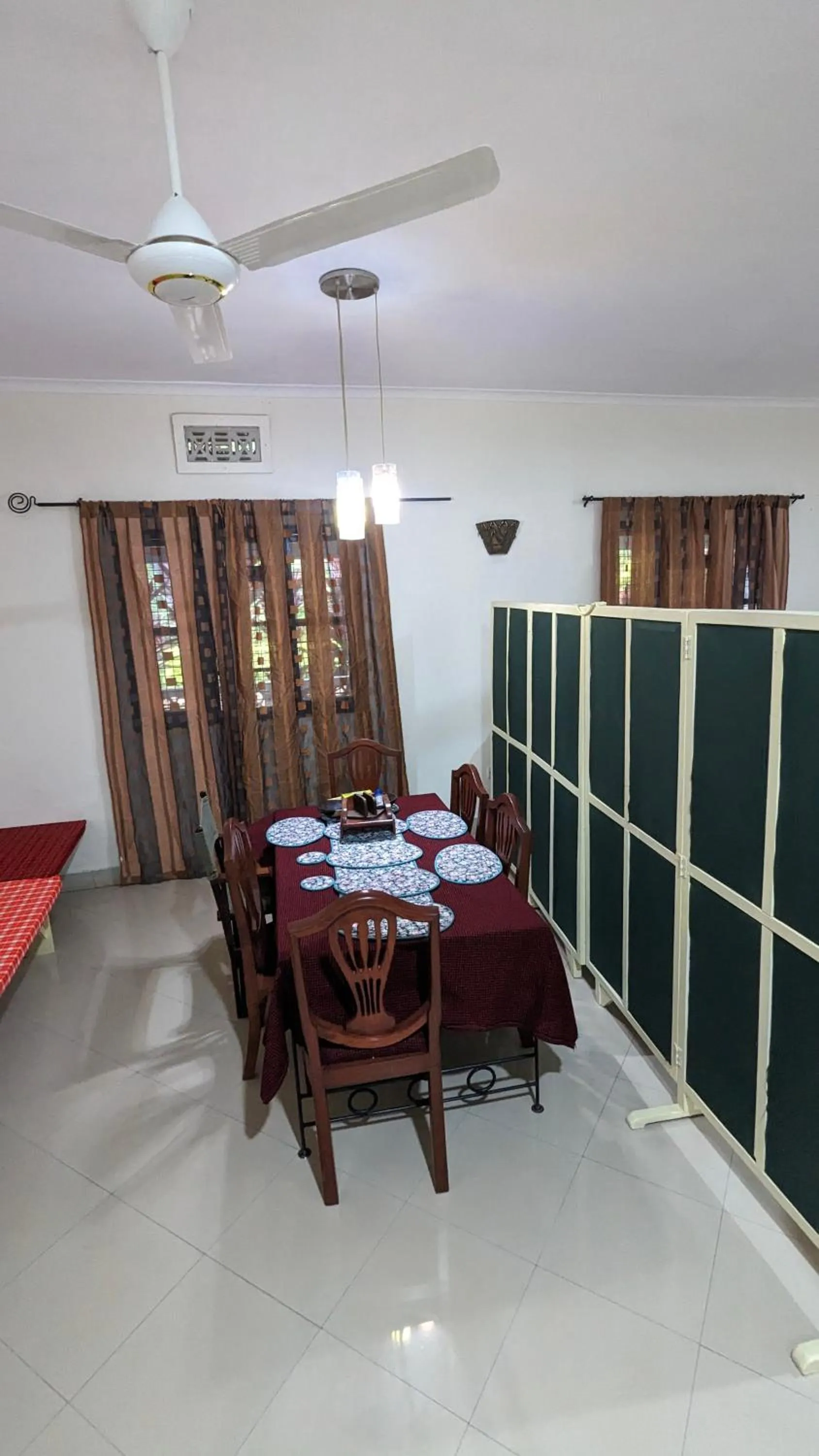 Breakfast in JACARANDA HOMESTAY