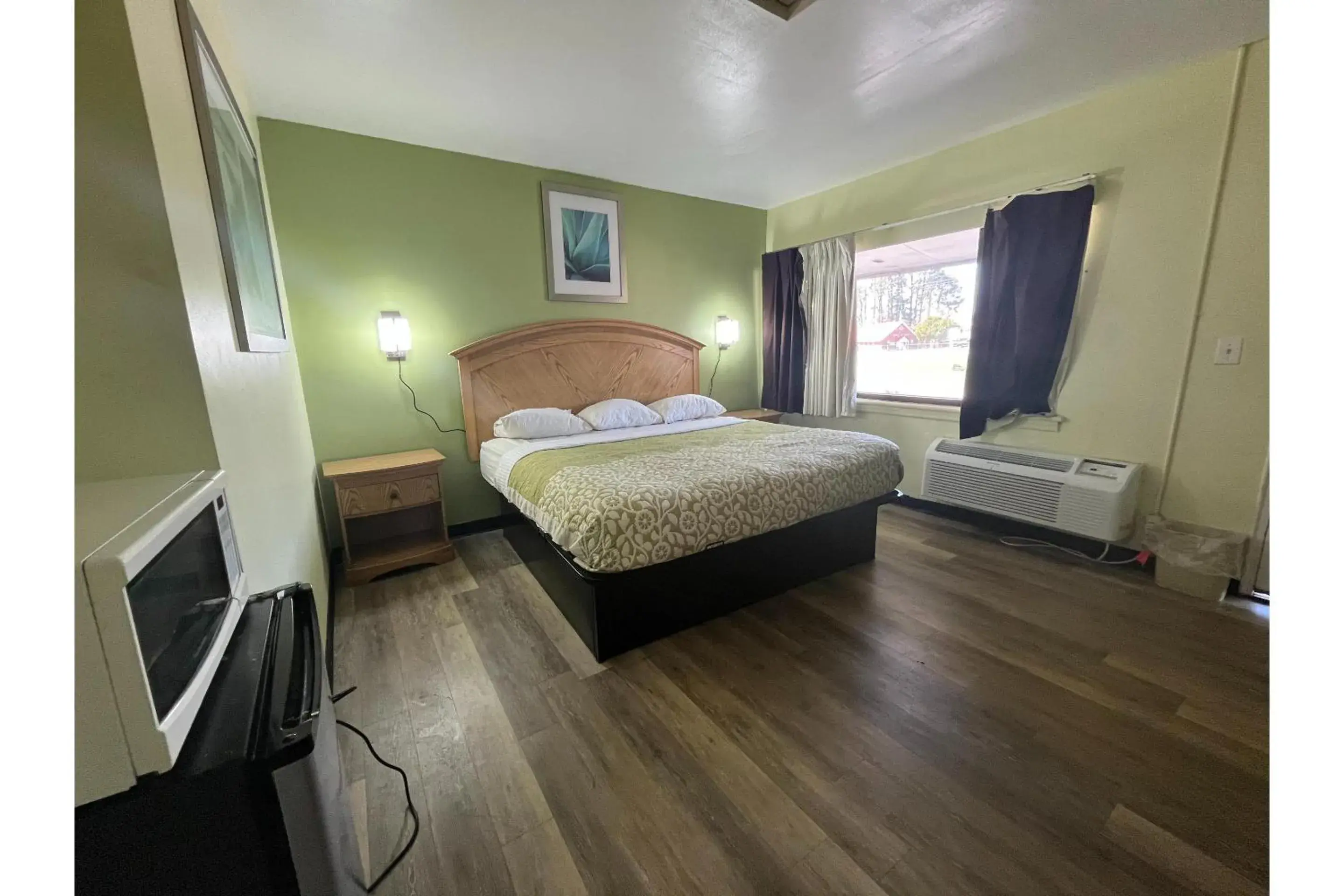 King Bed with Kitchenette Non-Smoking in Washington Motel by OYO King Bed with Kitchenette Non-Smoking in Washington Motel by OYO