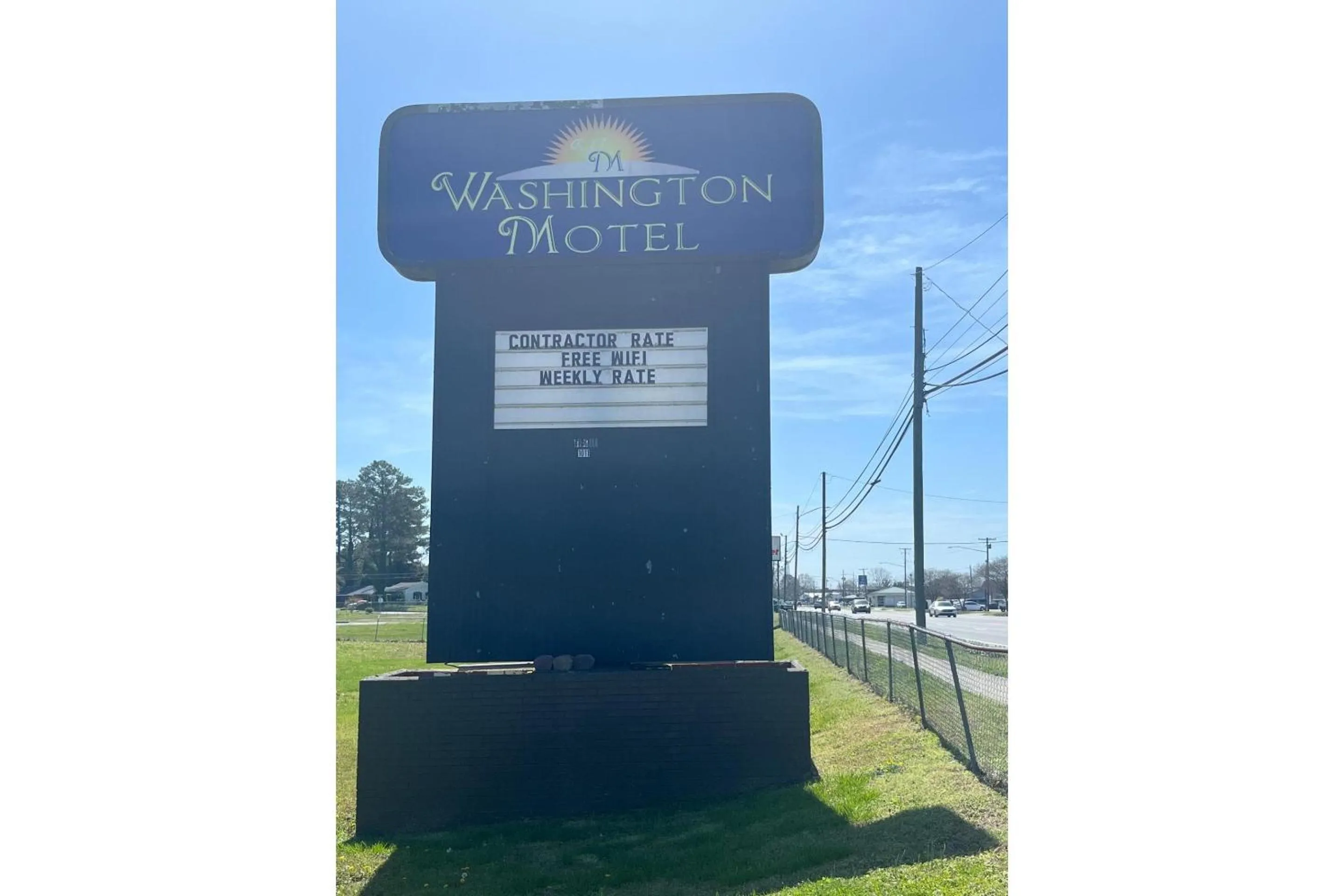 Facade/entrance in Washington Motel by OYO