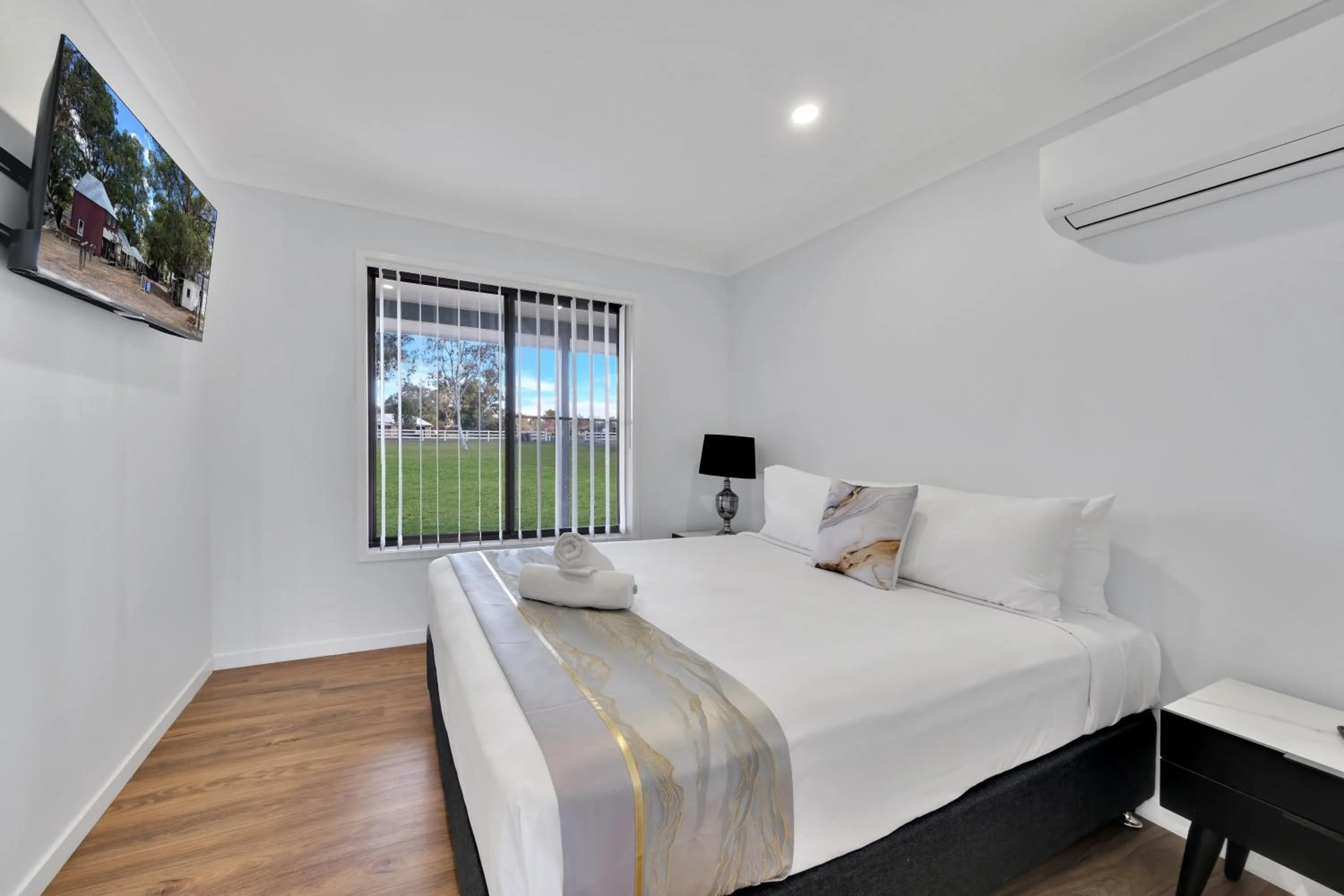 Bed in Stockmans Motel