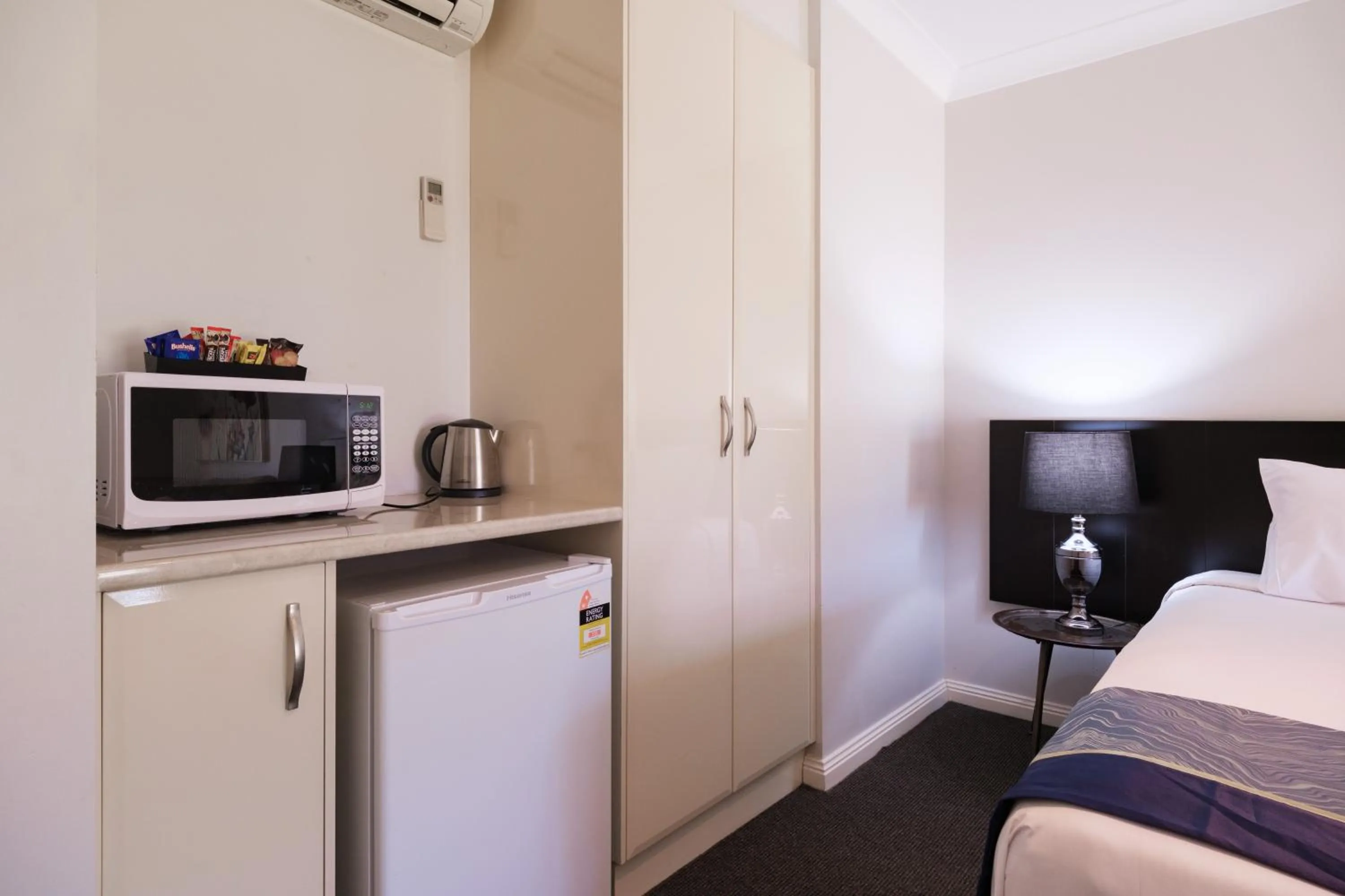 Bed in Stockmans Motel