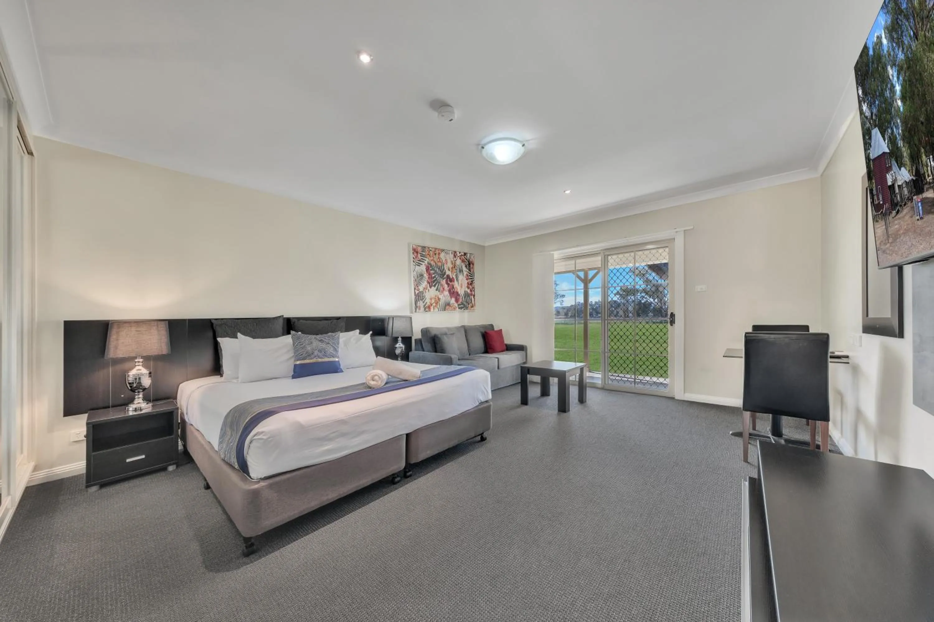 Bed in Stockmans Motel