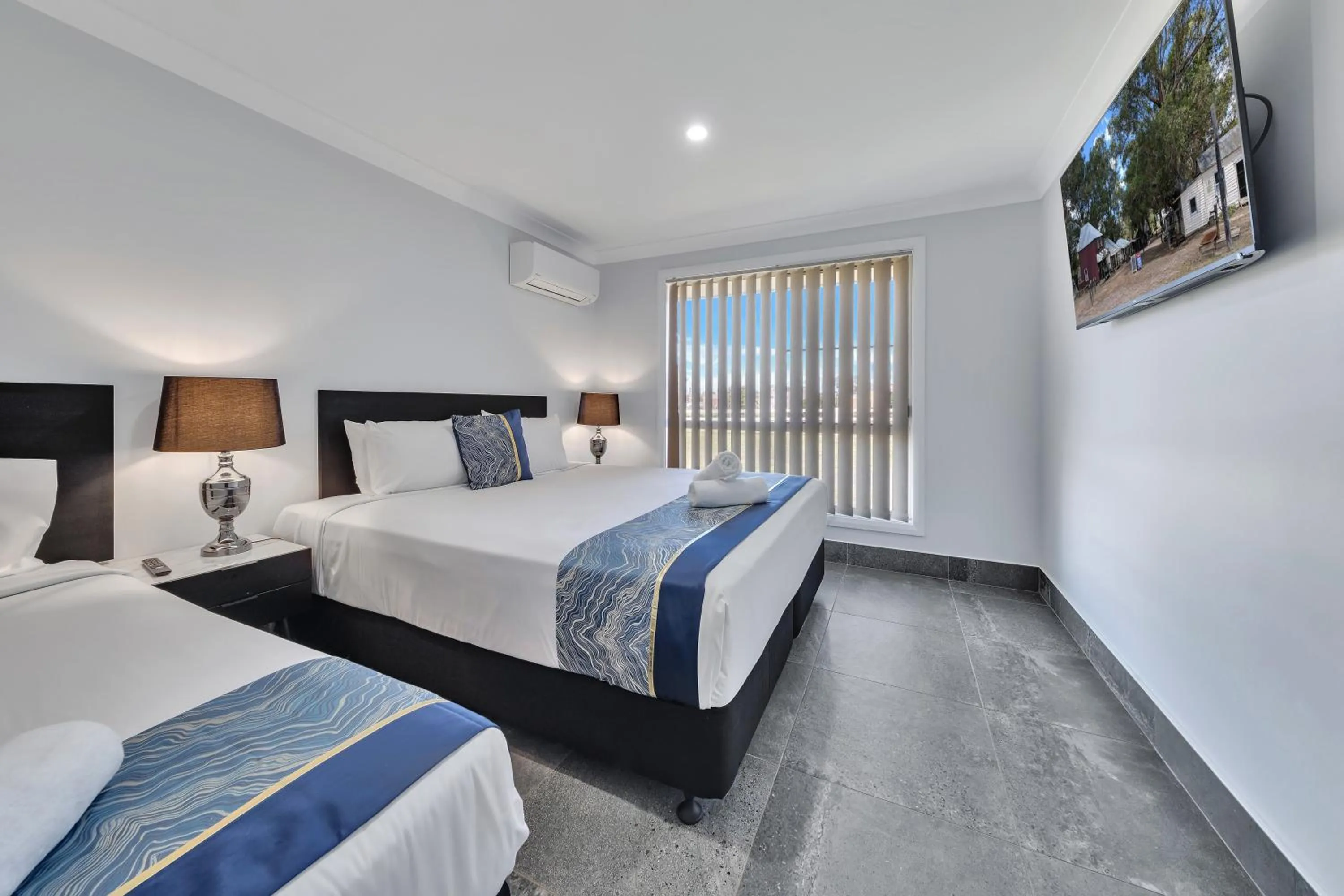 Bed in Stockmans Motel