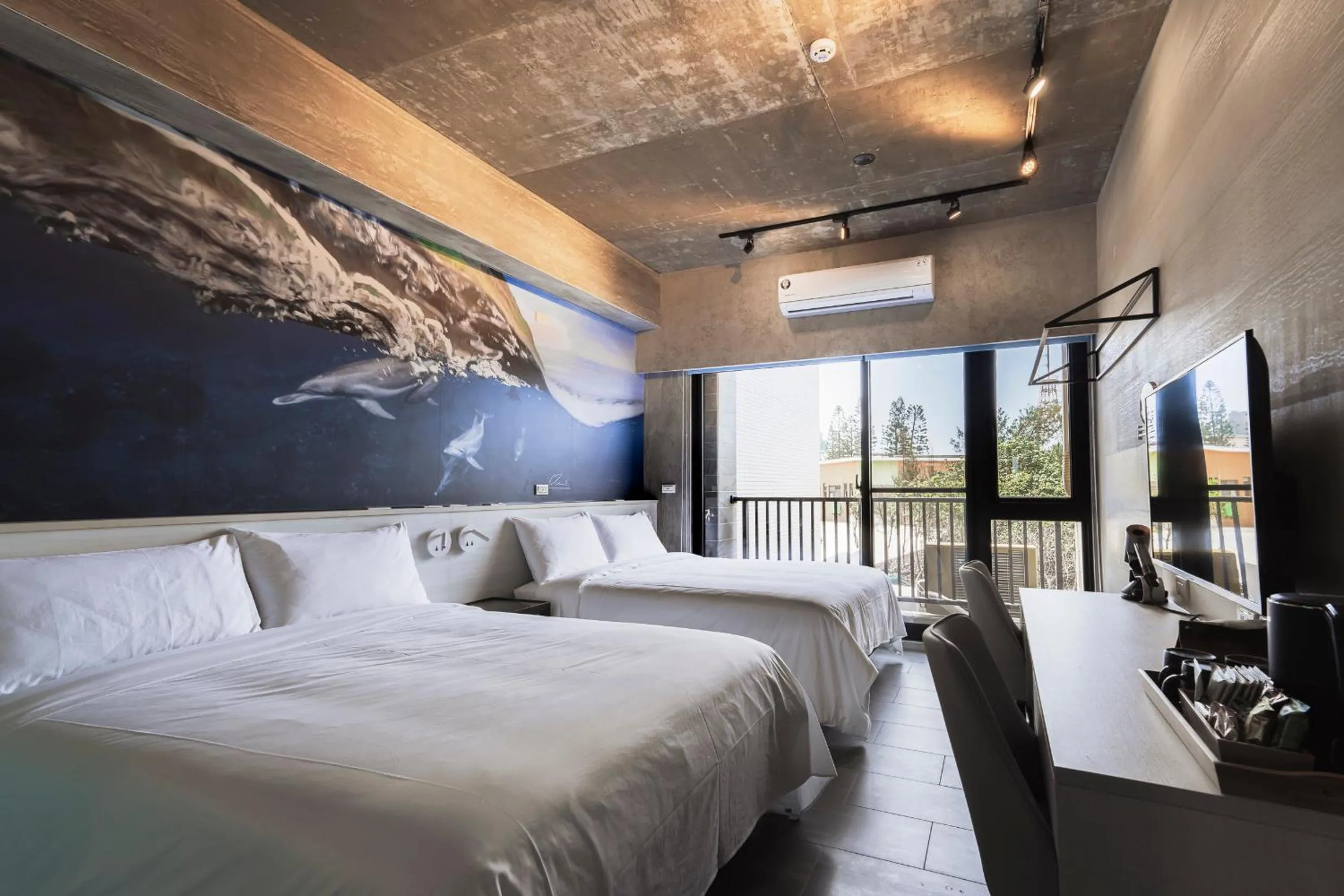 Photo of the whole room, Bed in Deep Blue 23 B&B