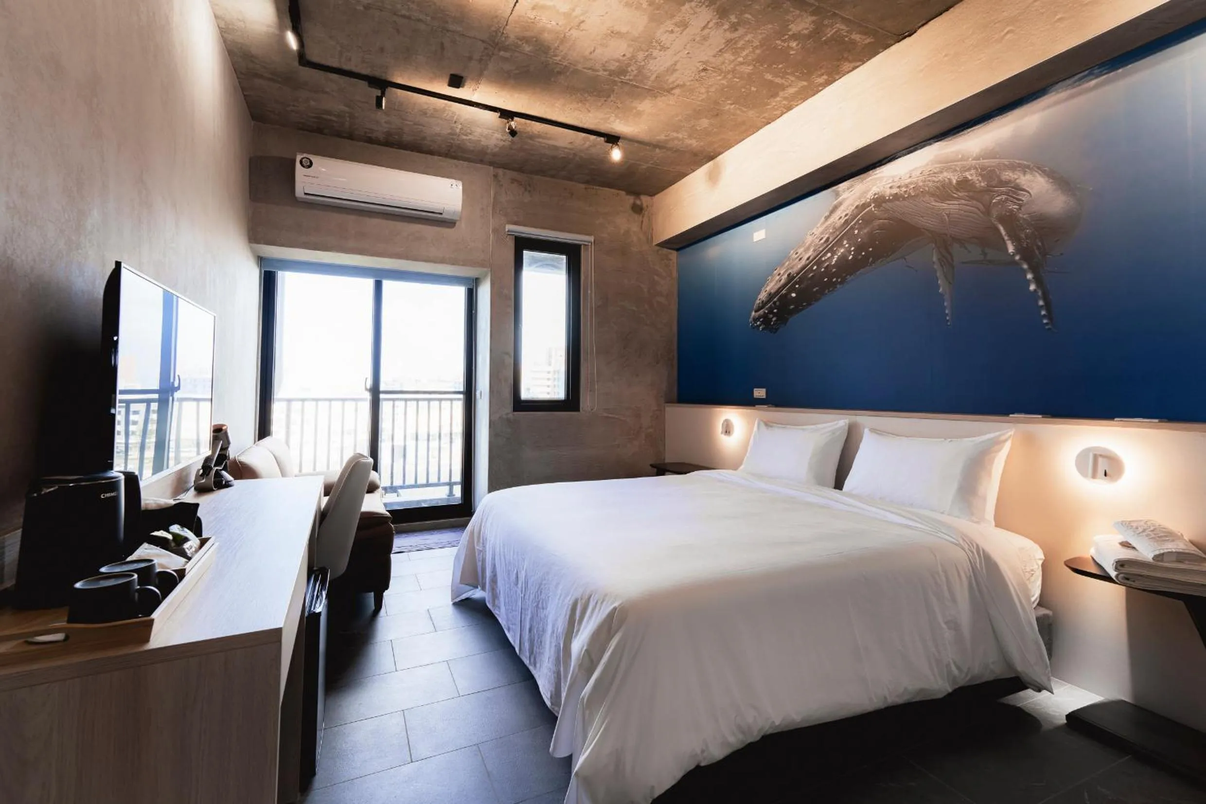 Photo of the whole room, Bed in Deep Blue 23 B&B