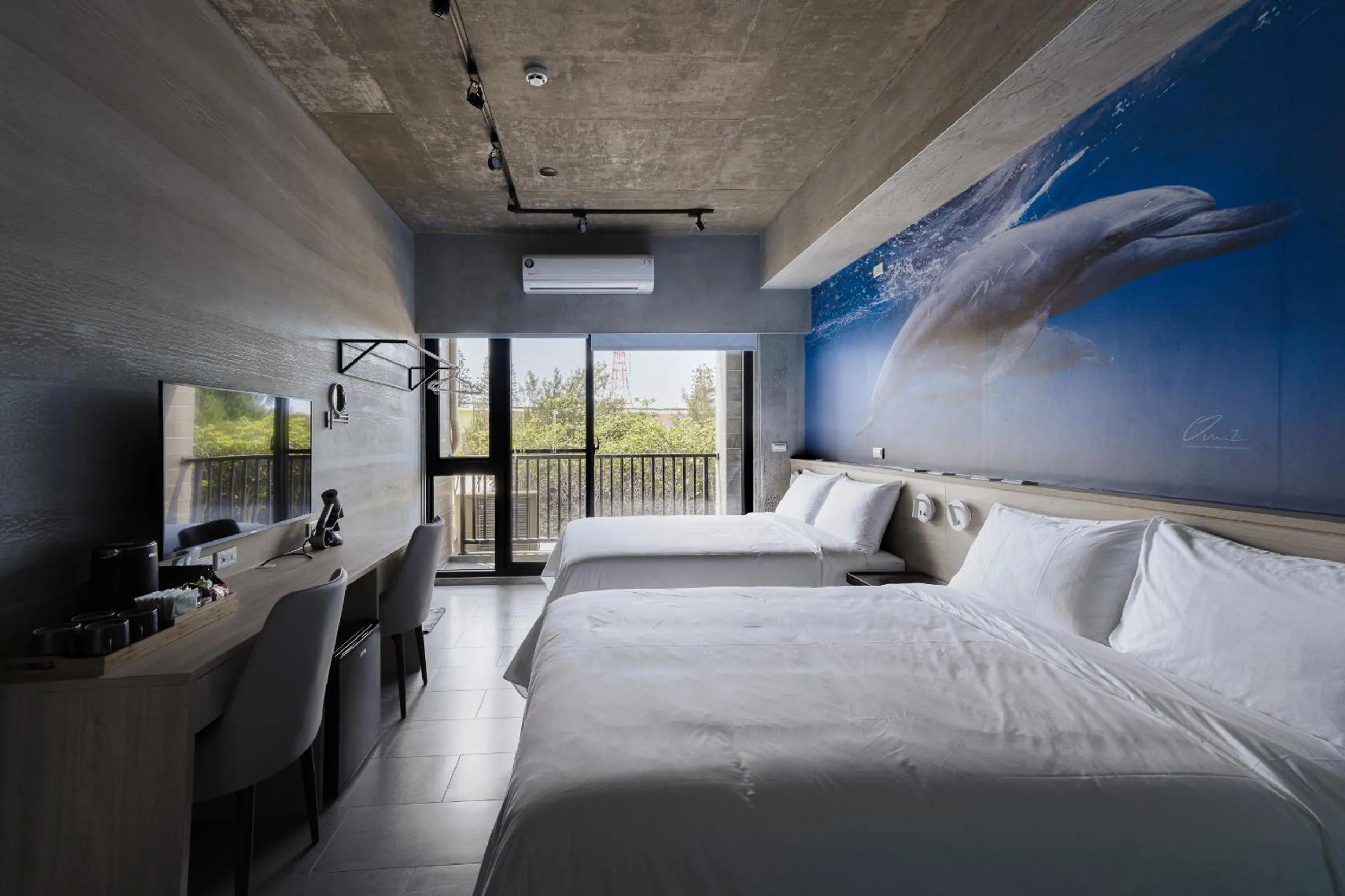 Photo of the whole room, Bed in Deep Blue 23 B&B