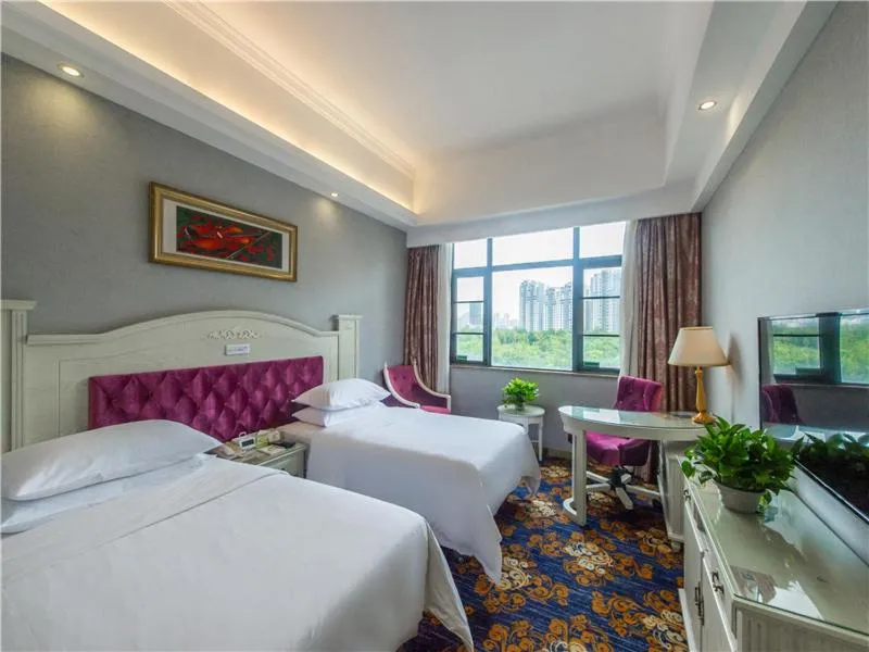 Bed in Vienna Hotel Guilin ShiFu Branch
