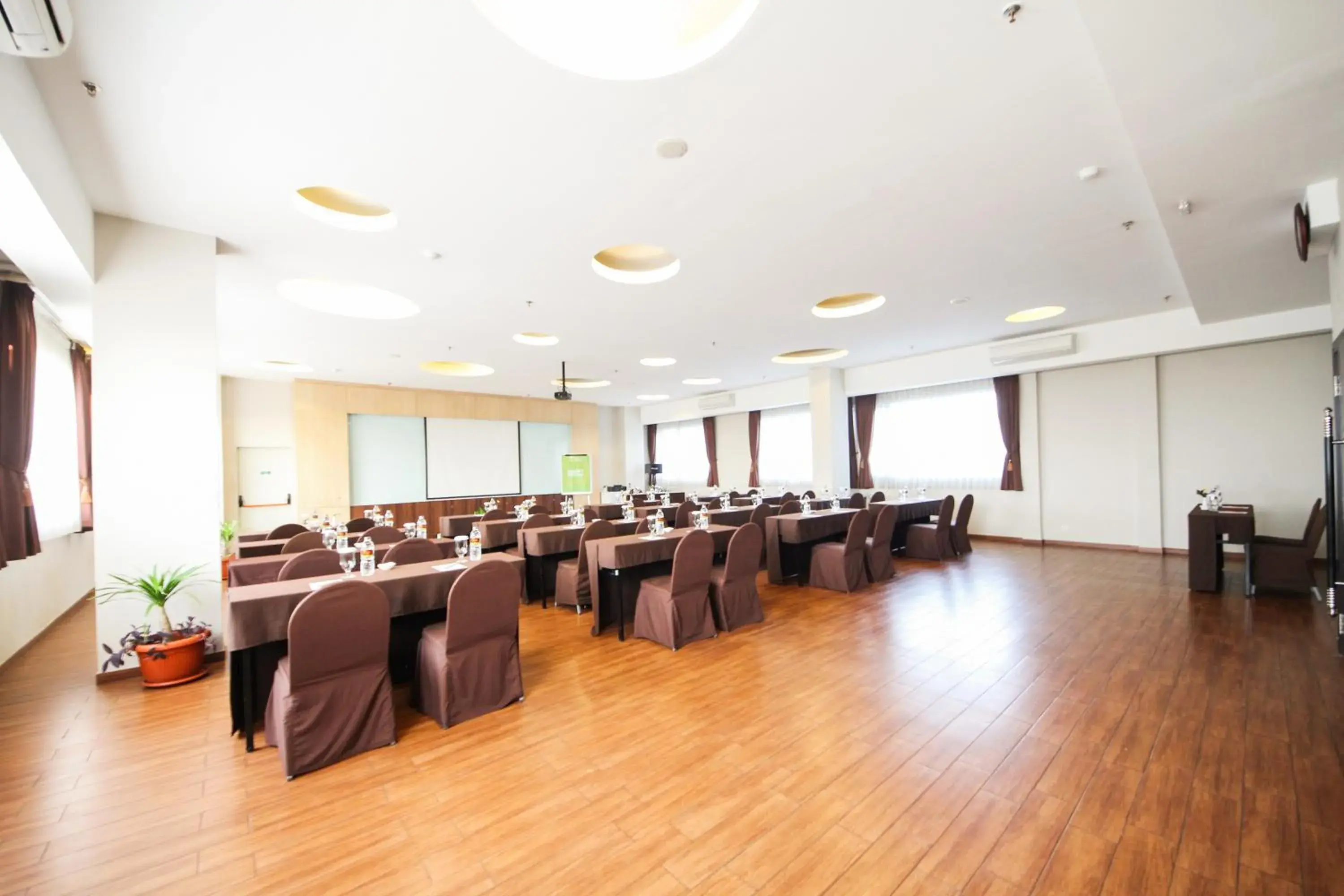 Meeting/conference room in Tebu Hotel Bandung