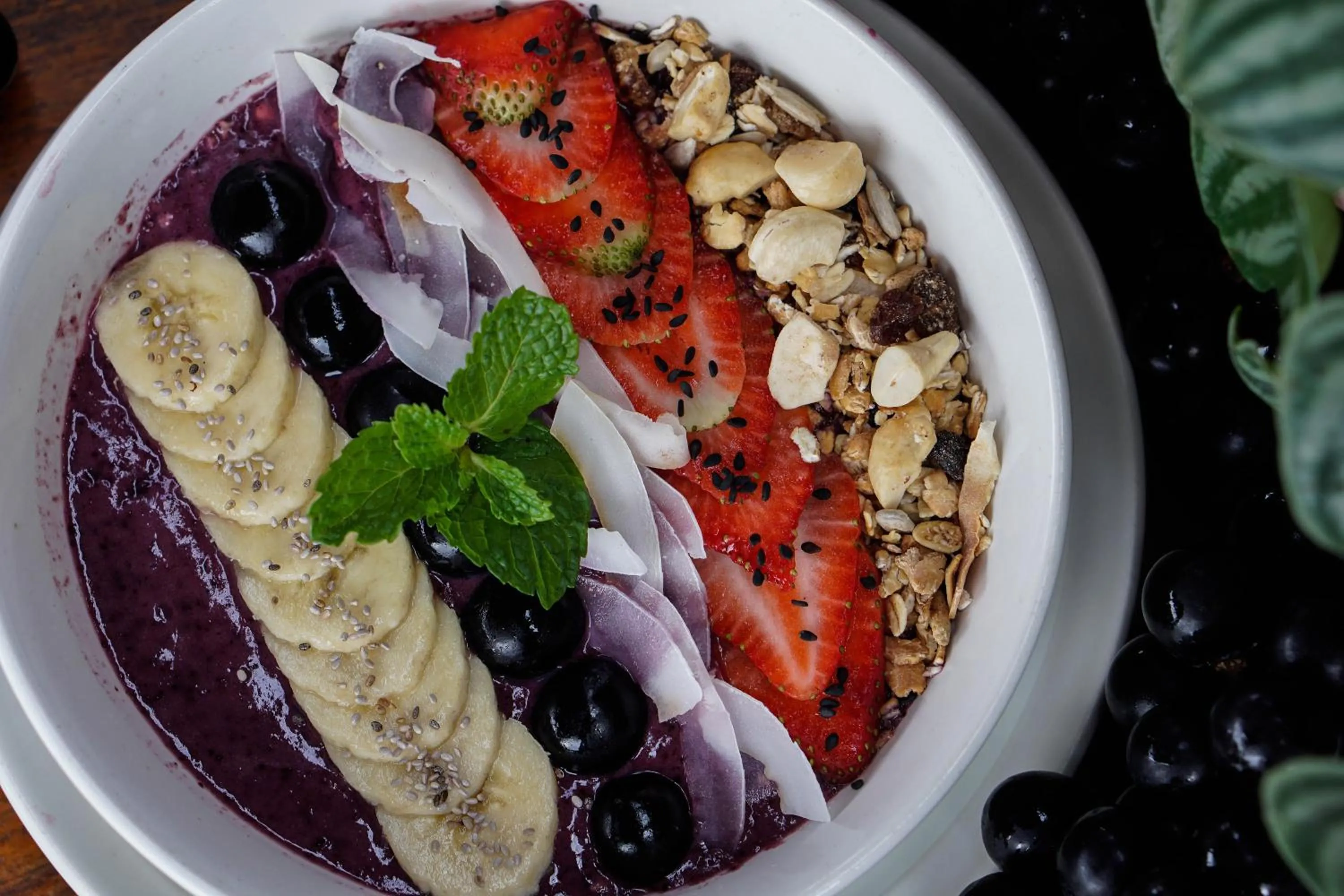 Restaurant/places to eat in Unagi Wooden Villas by Emana