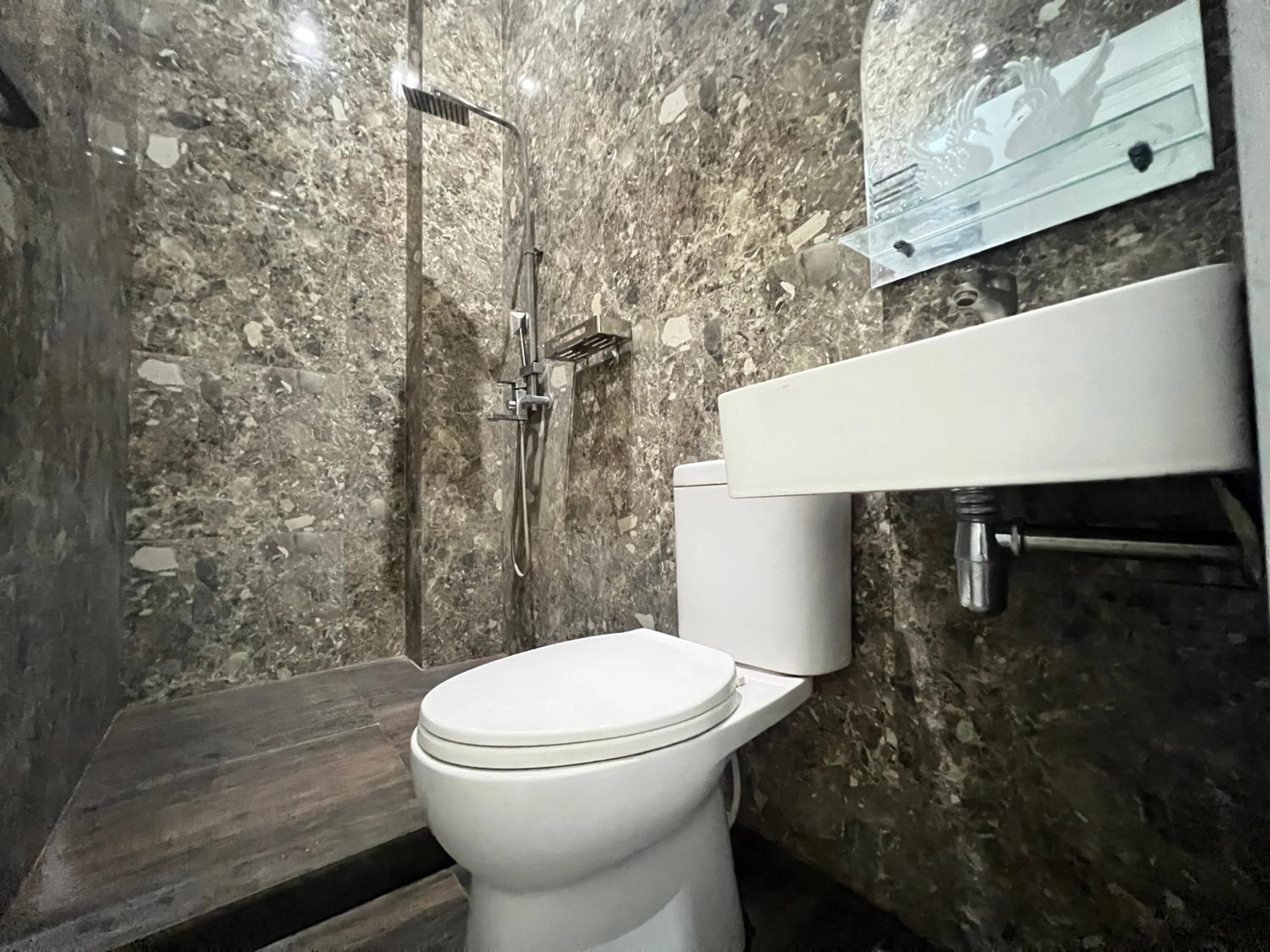 Bathroom in Nofrah House Syariah Mitra RedDoorz