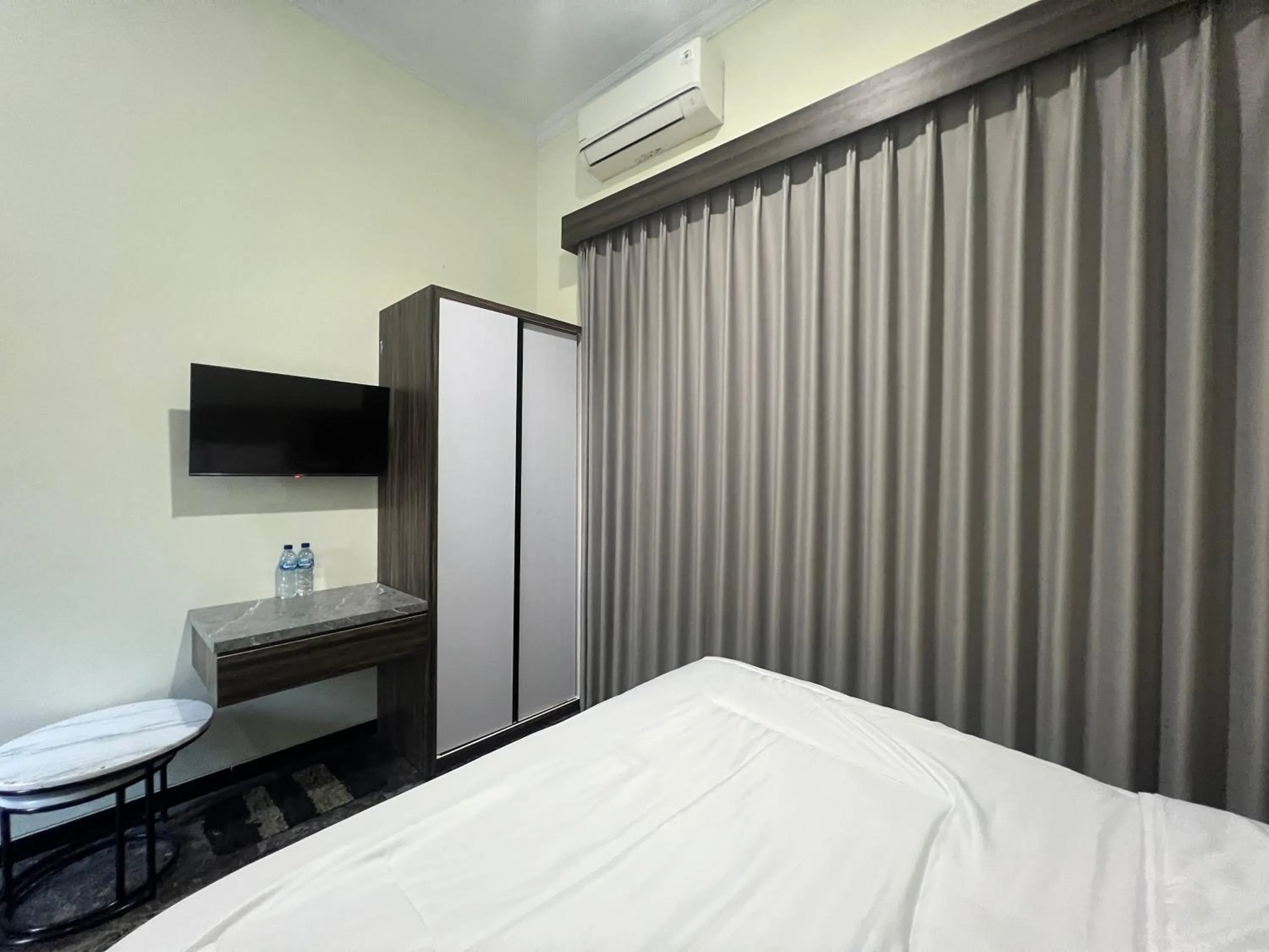Bedroom, Bed in Nofrah House Syariah Mitra RedDoorz